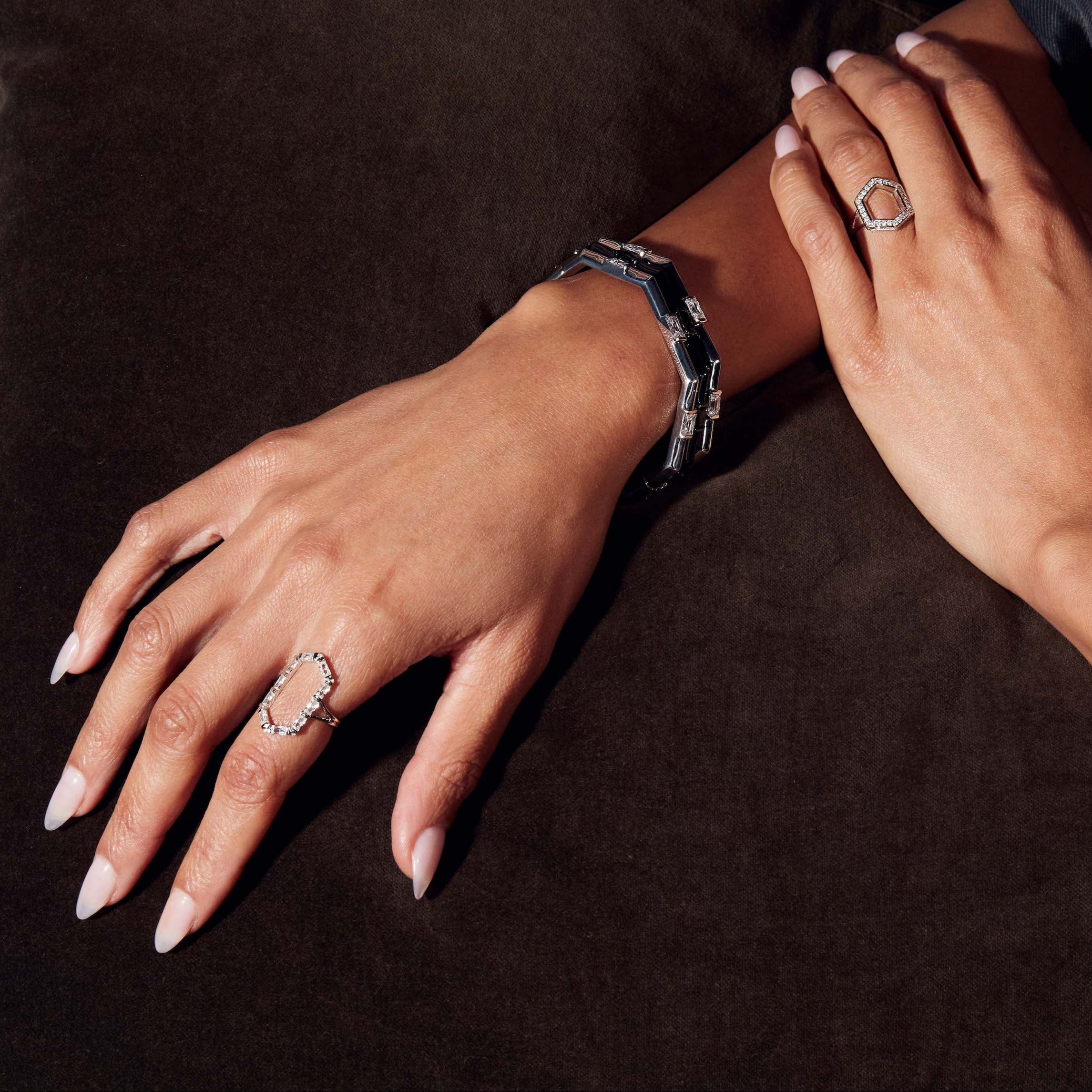 The James Ring by Ora Ana