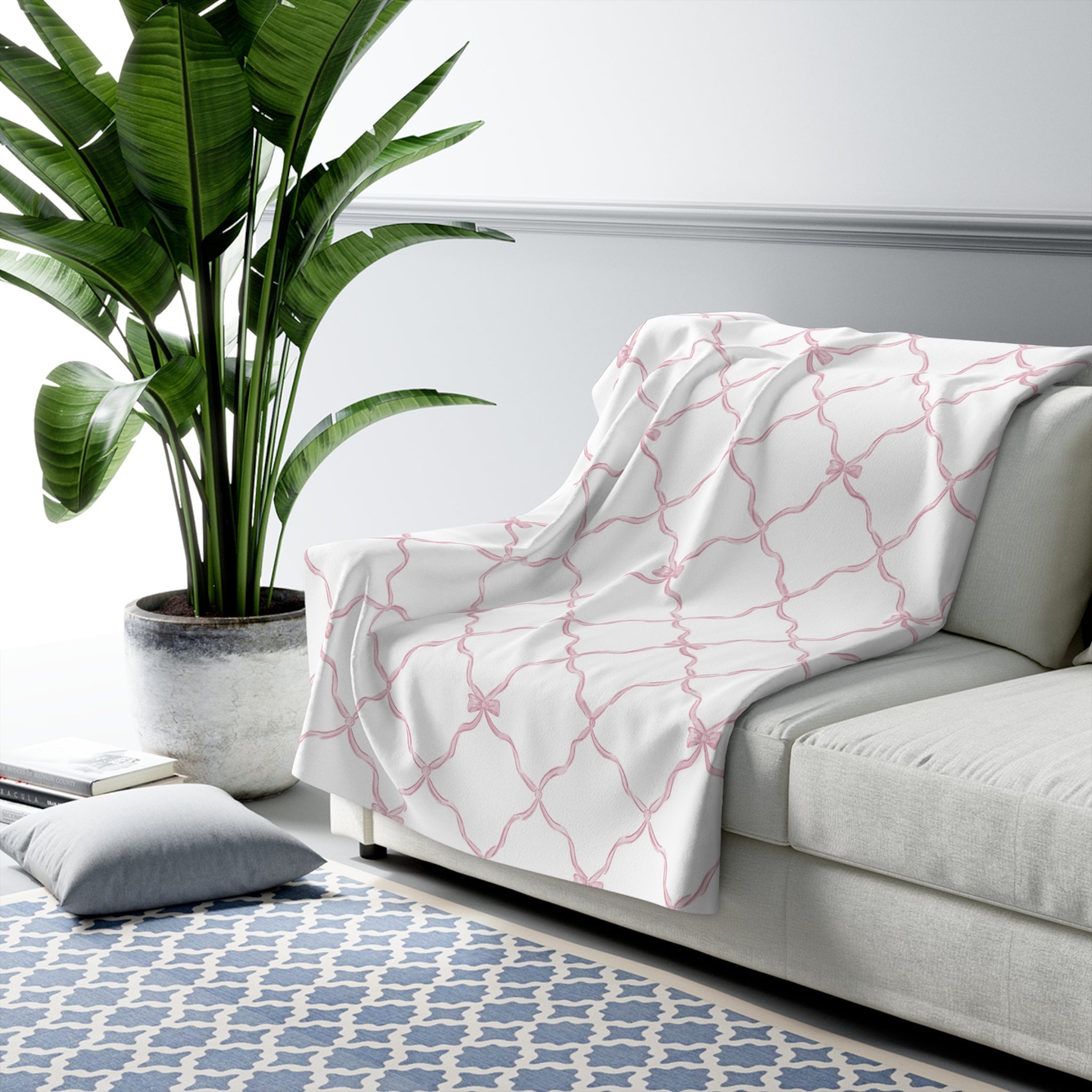 Three Bees Trellis Bow Cozy Sherpa Fleece Blanket - Pink