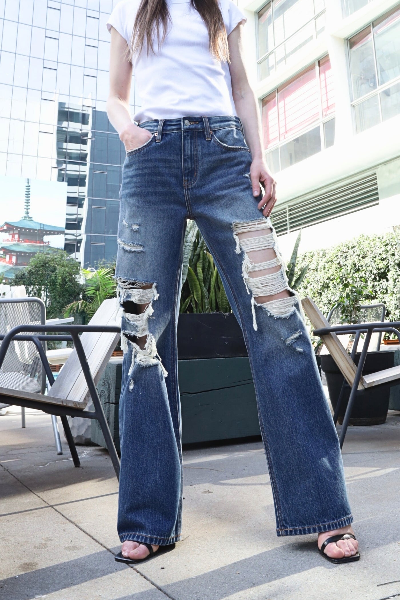 Hybrid Stretch Ripped Relaced Flare Jeans