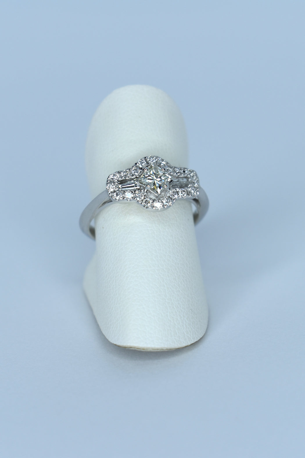 14kt W/Gold Diamond Ring