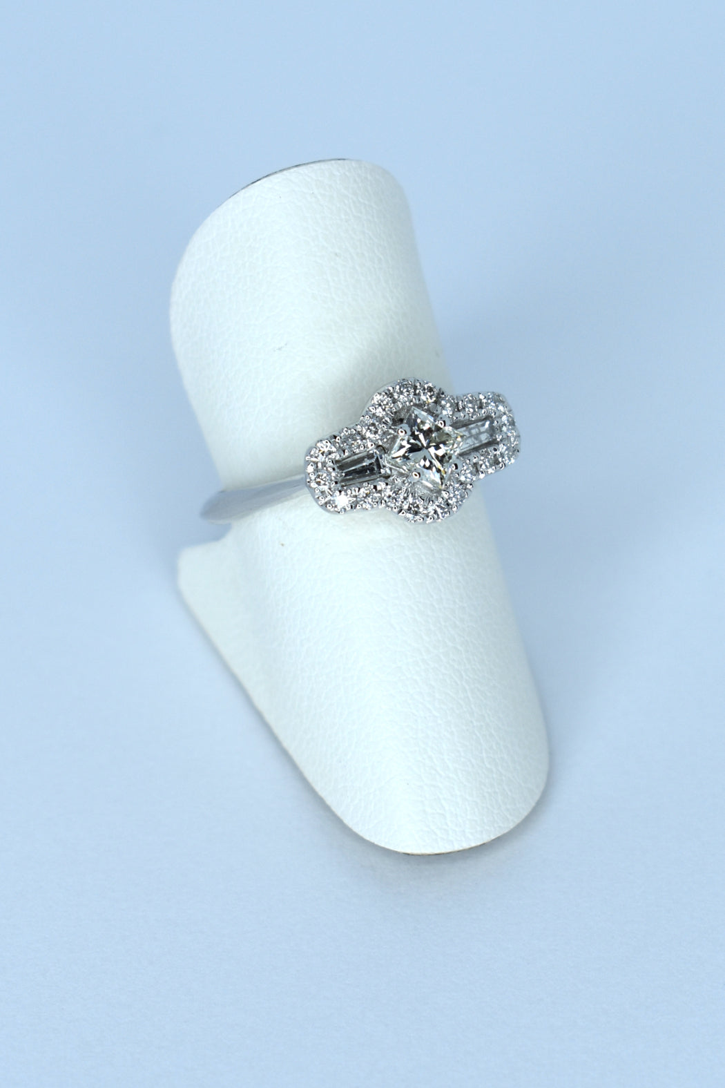 14kt W/Gold Diamond Ring