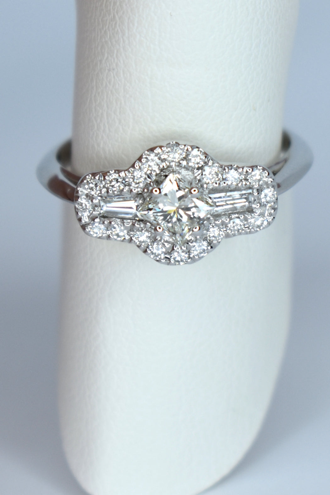 14kt W/Gold Diamond Ring