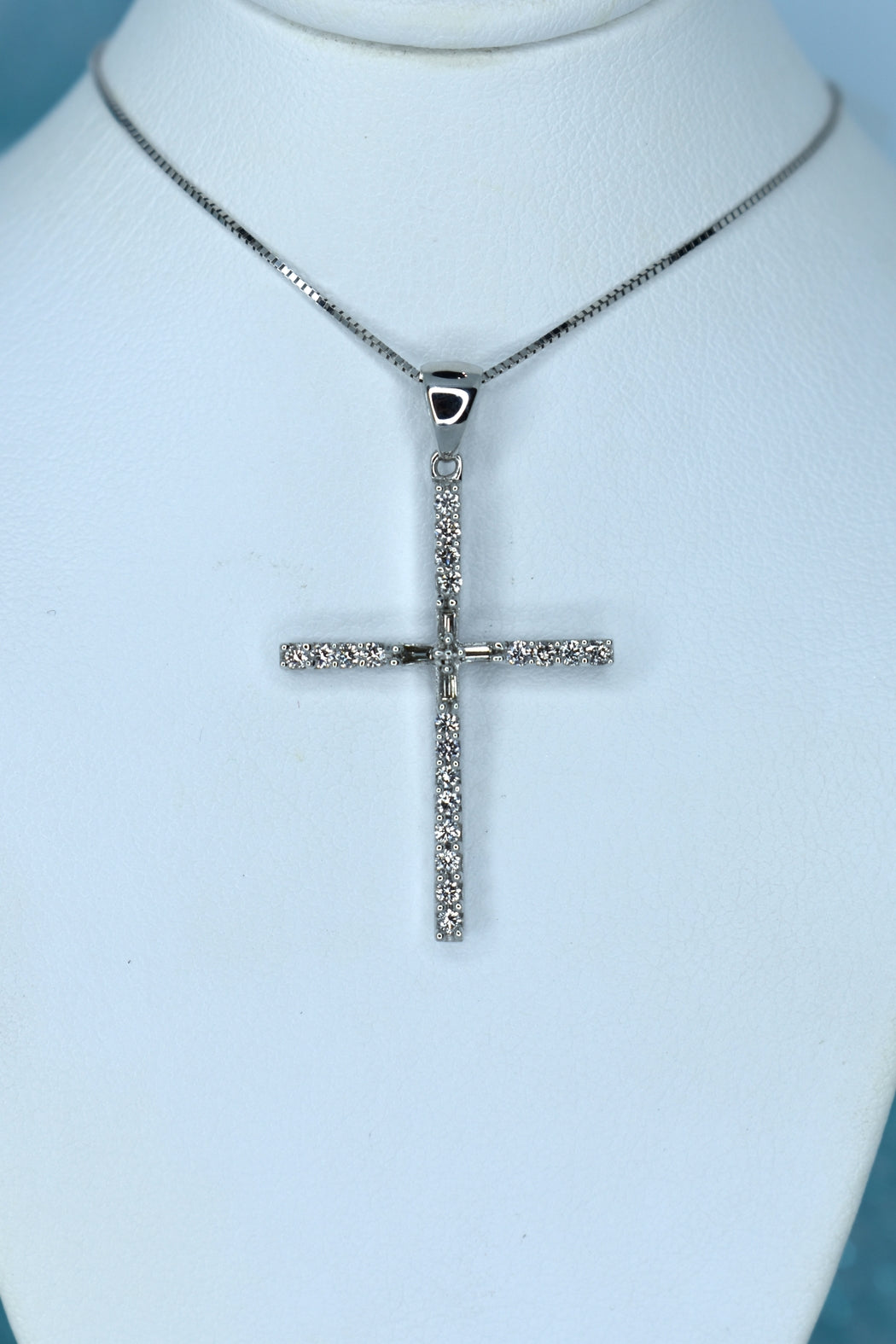 14kt White Gold Diamond Cross Necklace