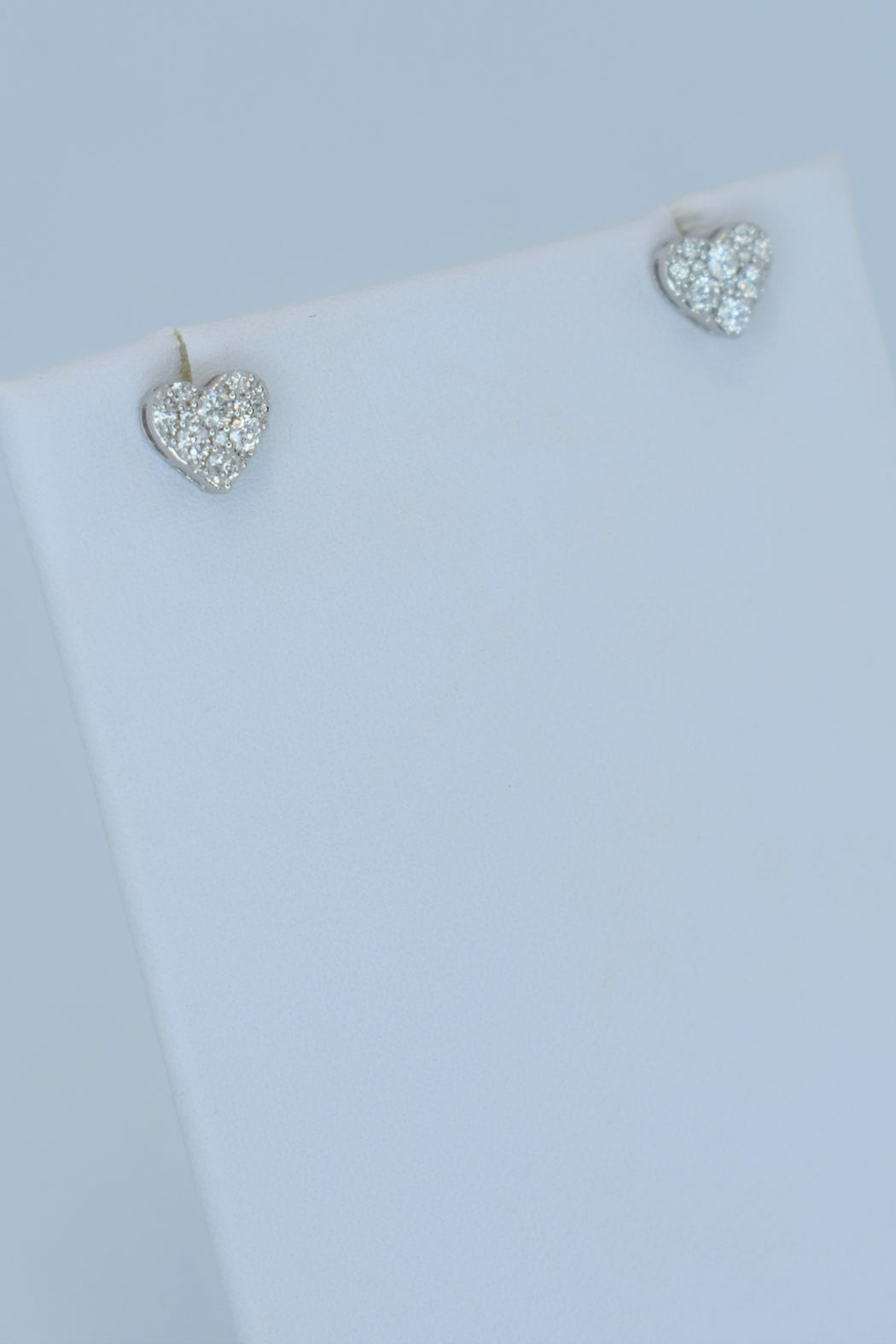 14kt W/Gold Diamond Heart Earrings