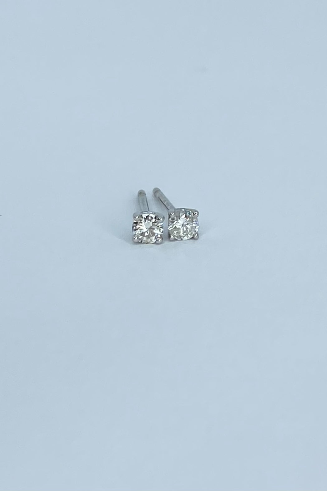 14kt W/Gold Diamond (.16cttw) Stud Earrings