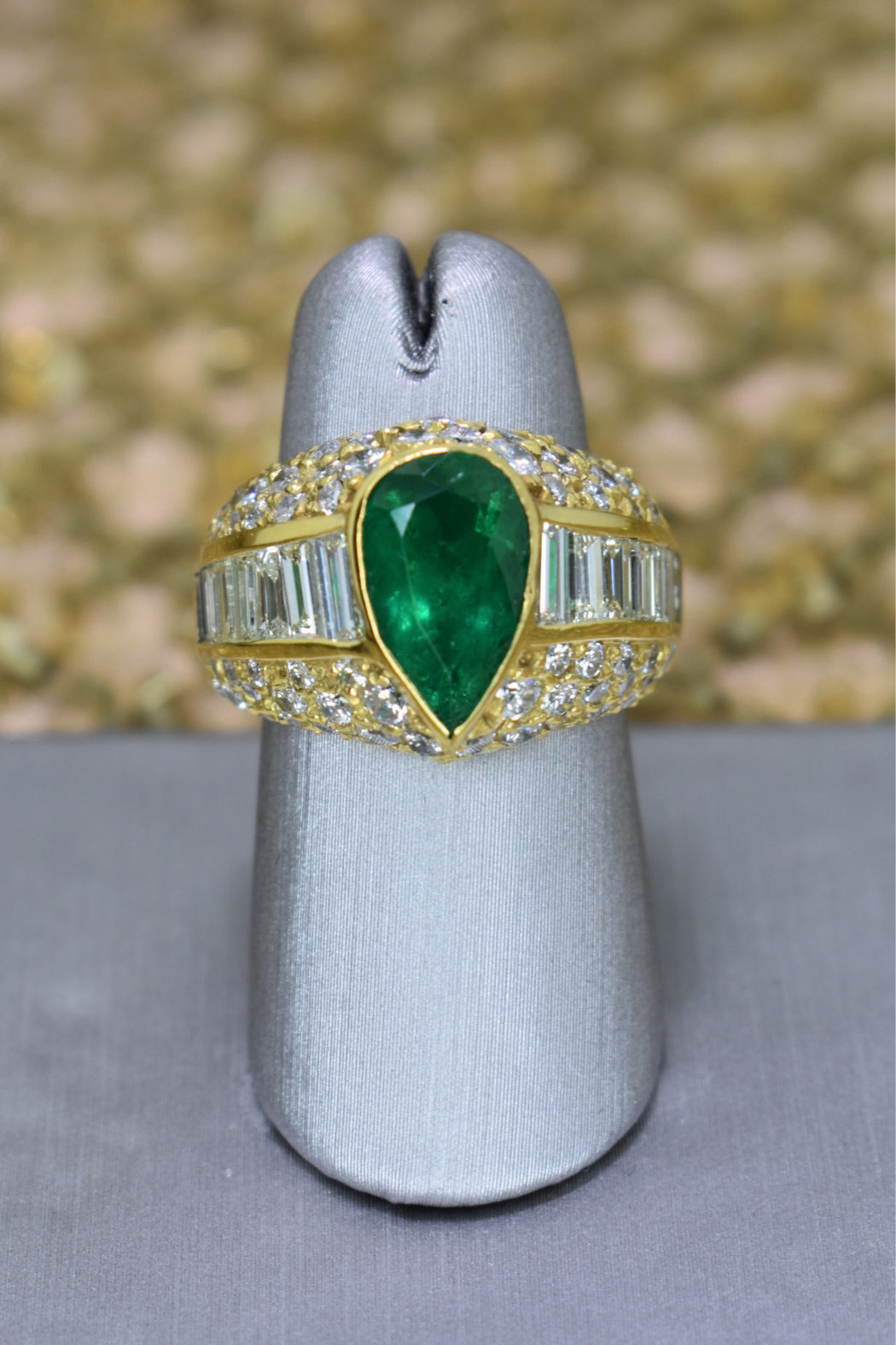 14kt Yellow Gold Emerald & Diamond Ring