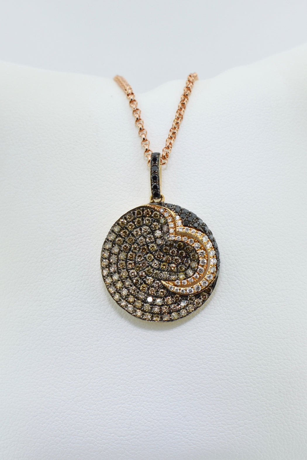 18kt Rose Gold Multicolored Diamond Disc Necklace