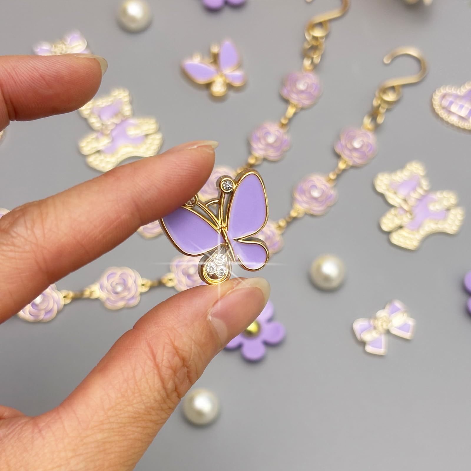 18Pcs Flower Shoe Chain Charms for Women, Bling Shoe Charms for Girls Clog Sandals, Girly Shoe Chains, DIY Shoe Decoration Accessories for Party Favor