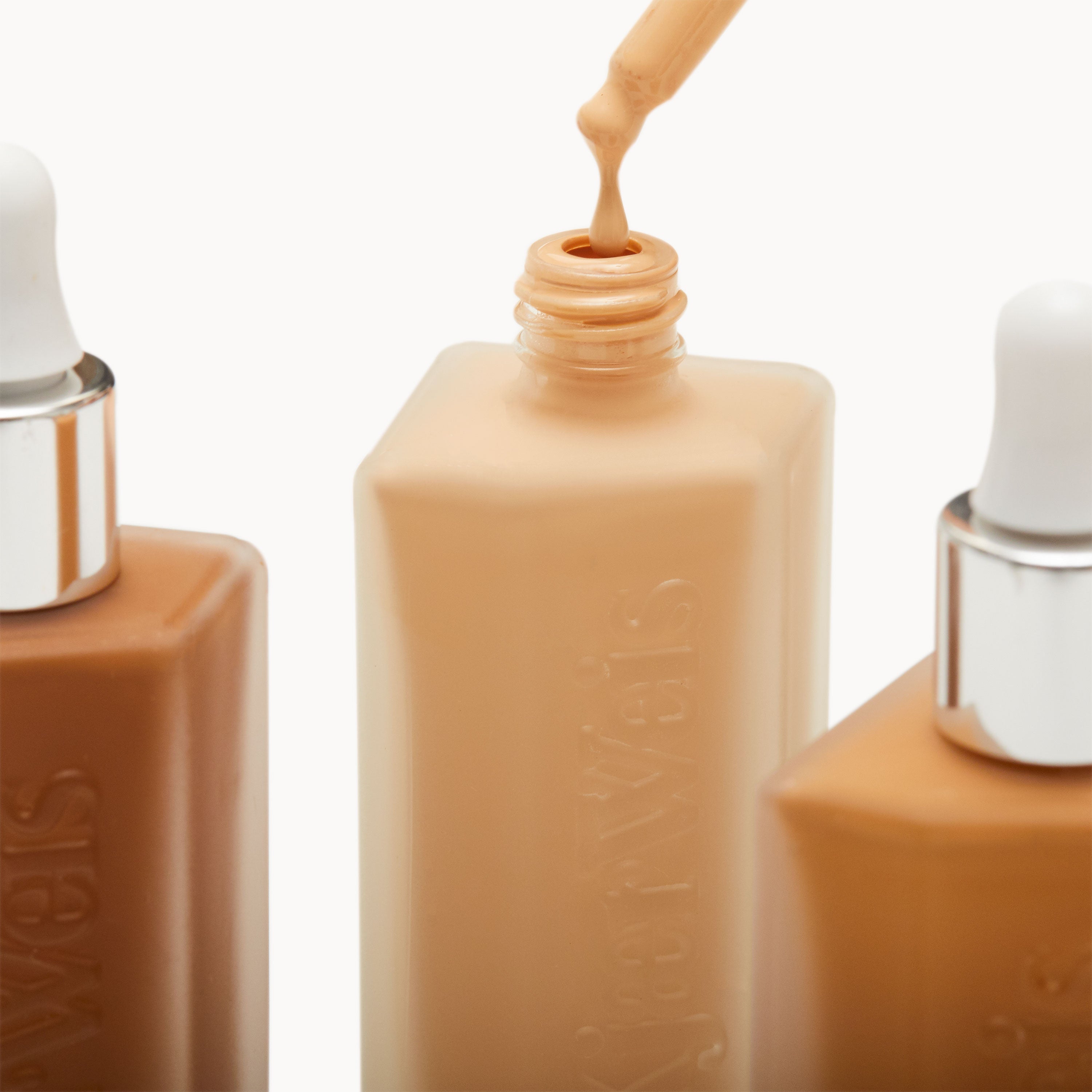 Invisible Touch Liquid Foundation--M235/Finesse