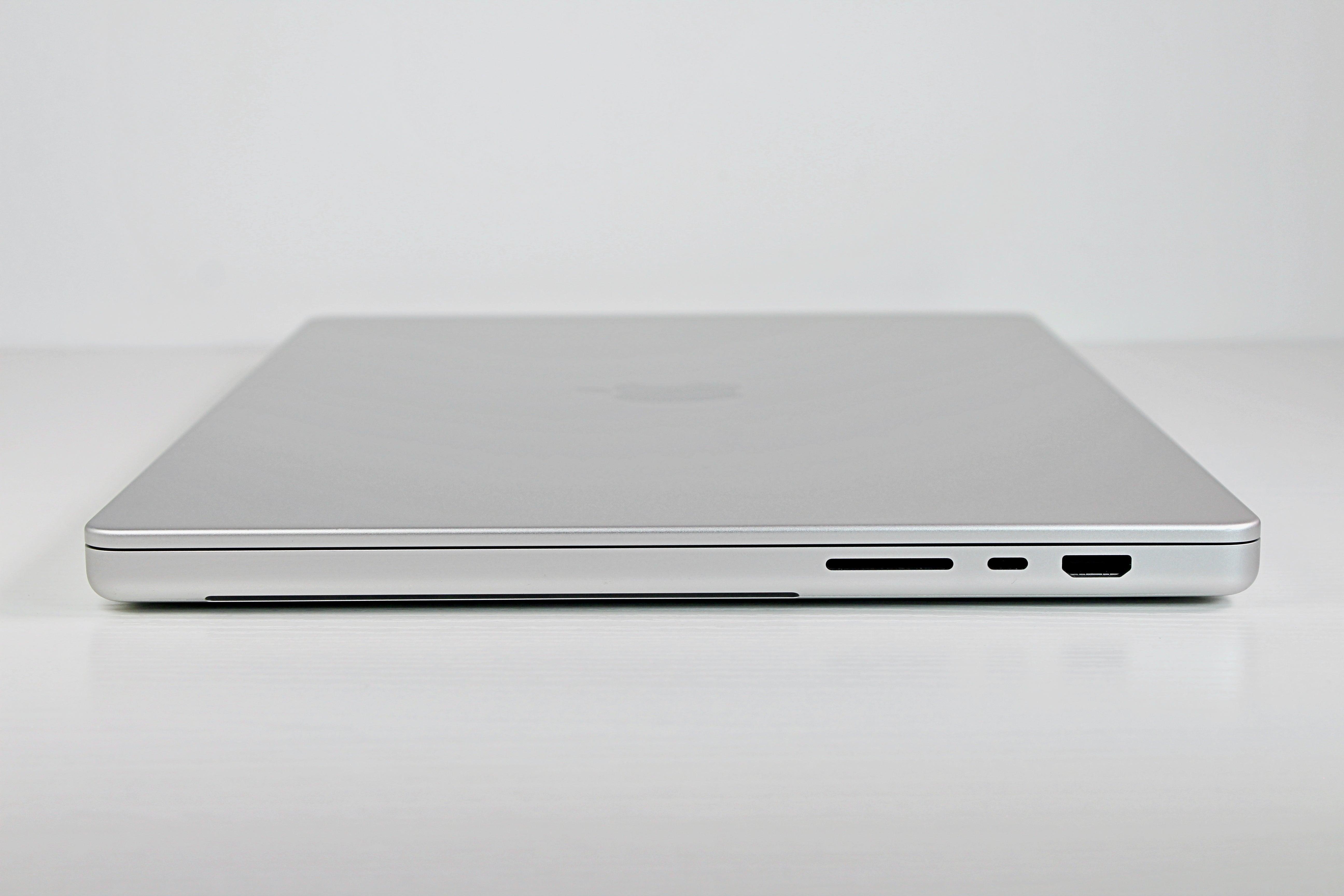 MacBook Pro (2023) 14-inch – Apple M2 Max 12-Core CPU 38-Core GPU – Silver