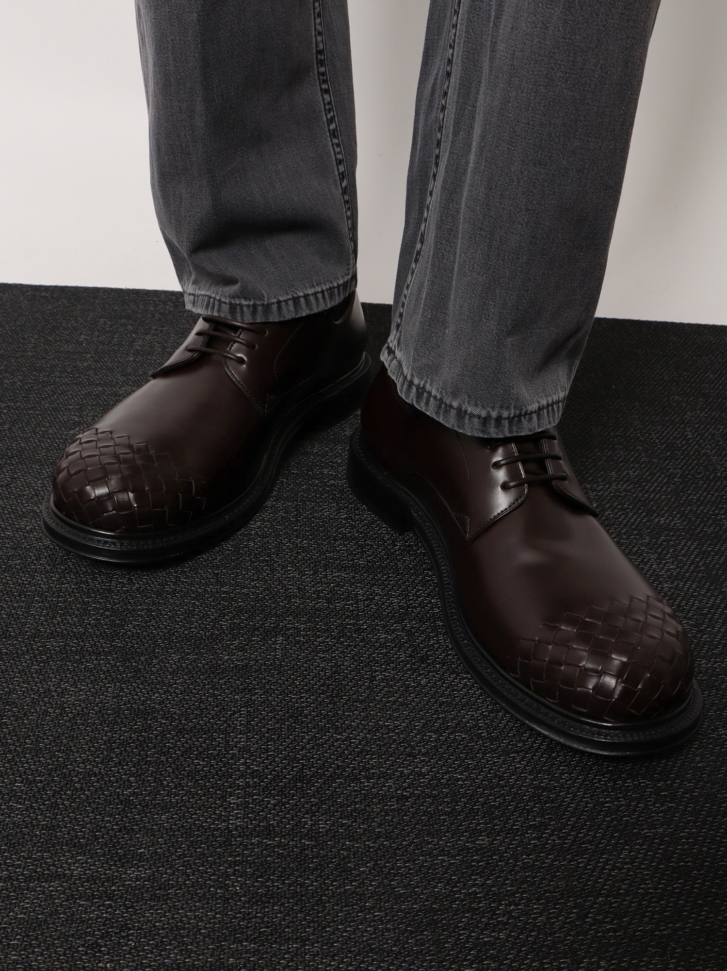 Bottega Veneta Men James Leather Lace-Up Shoe