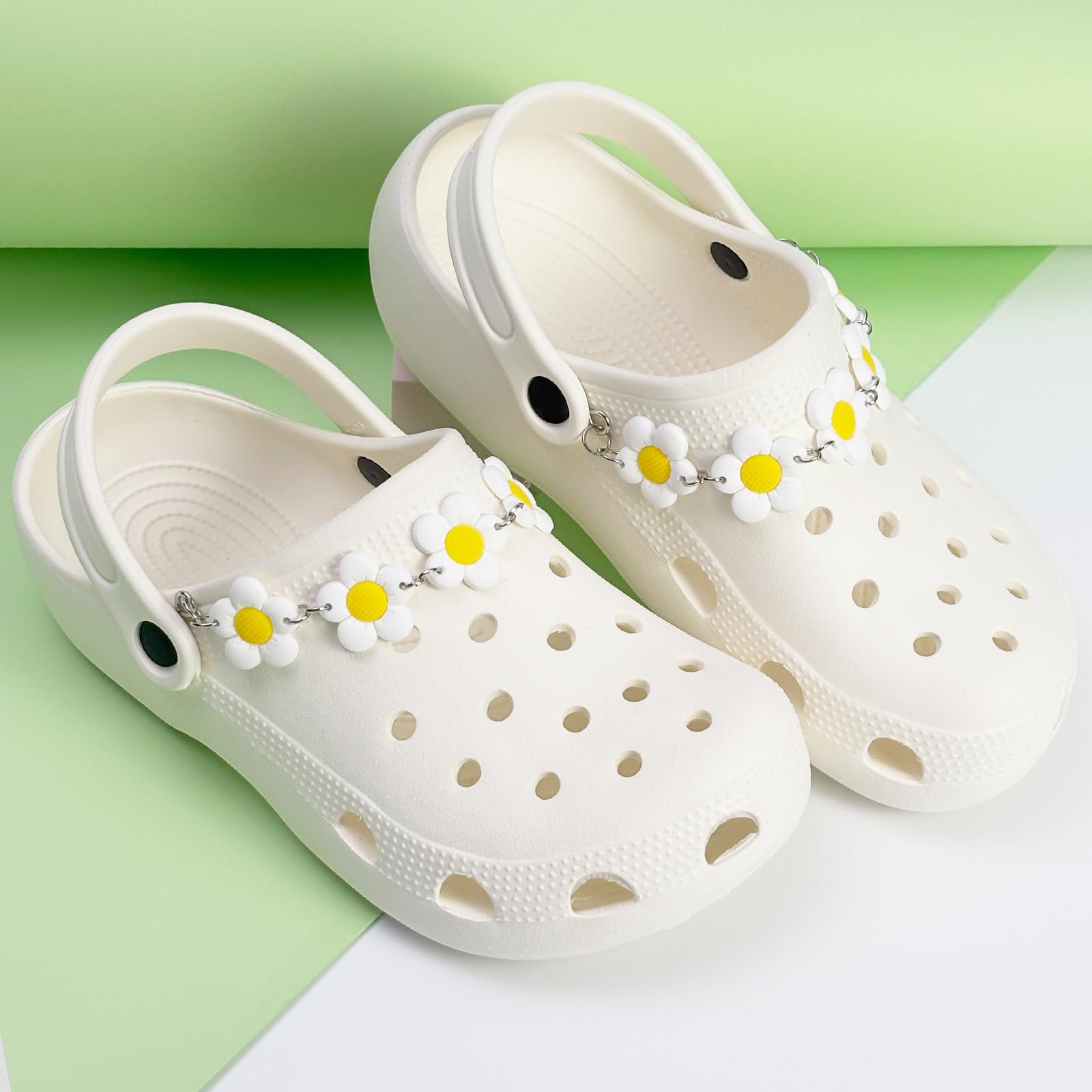 2Pcs Sunflower PVC Shoe Chains for Women, Shoe Charms for Clog Sandals, DIY Rubber Shoe Decoration Charms for Girls, Party Favor