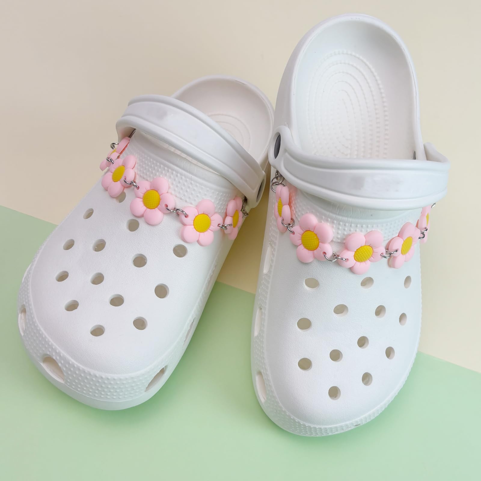 2Pcs Sunflower PVC Shoe Chains for Women, Shoe Charms for Clog Sandals, DIY Rubber Shoe Decoration Charms for Girls, Party Favor