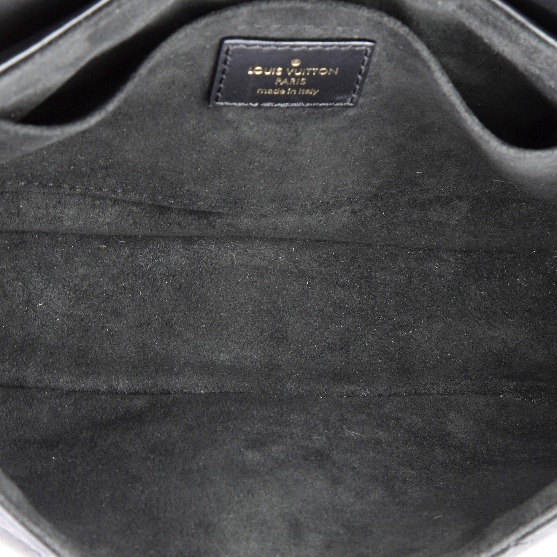 Louis Vuitton New Wave Chain Bag Quilted Leather MM