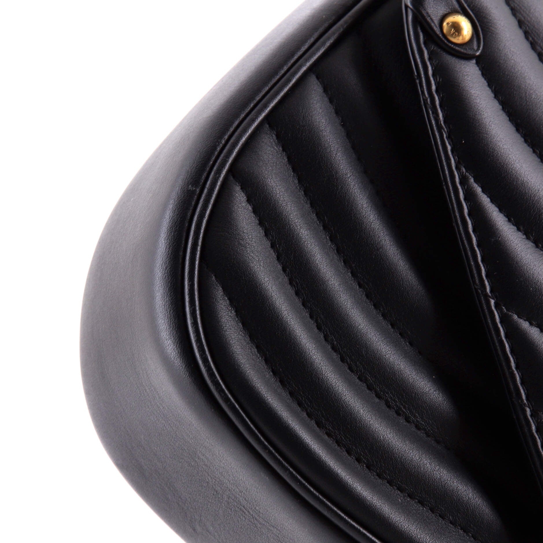 Louis Vuitton New Wave Chain Bag Quilted Leather MM