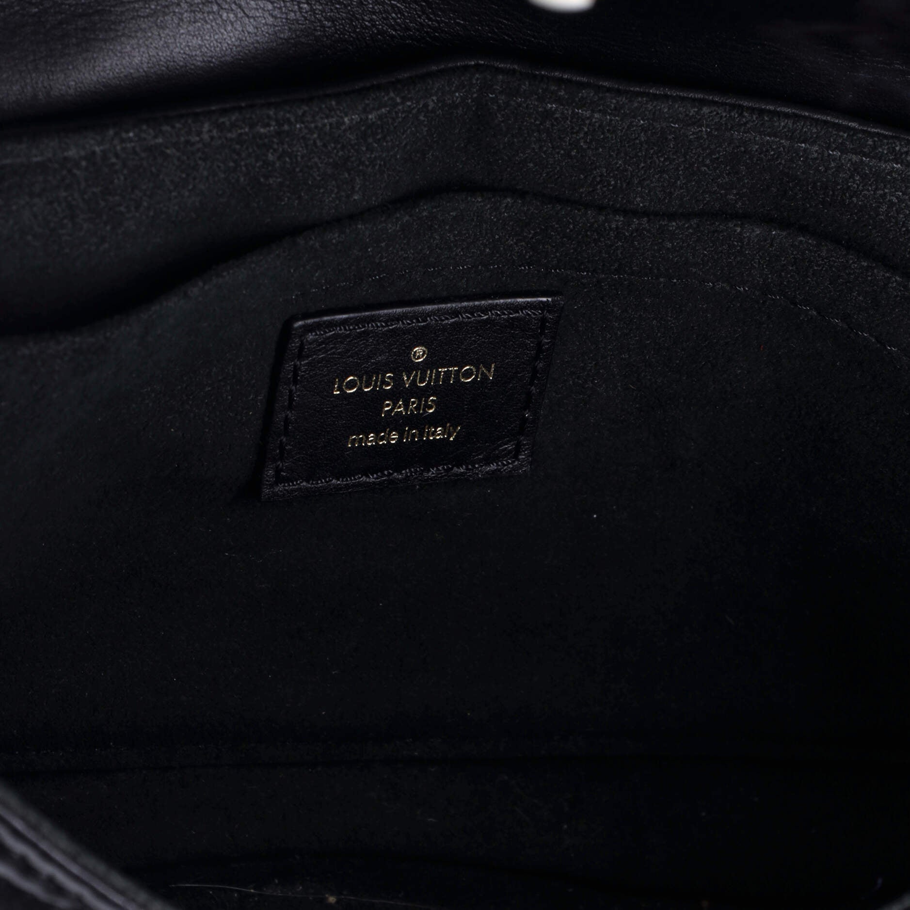 Louis Vuitton New Wave Chain Bag Quilted Leather MM