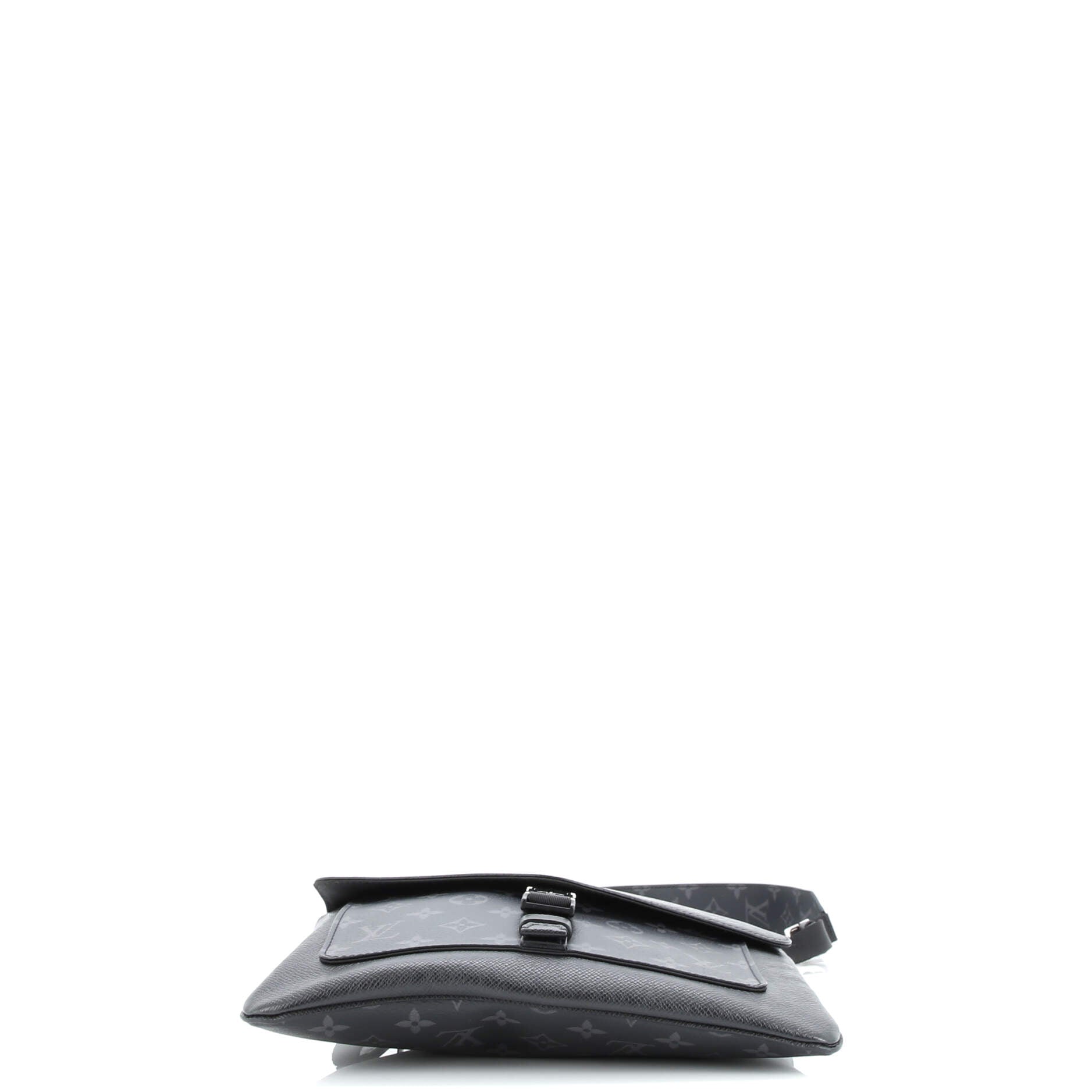 Louis Vuitton Outdoor Flap Messenger Monogram Taigarama