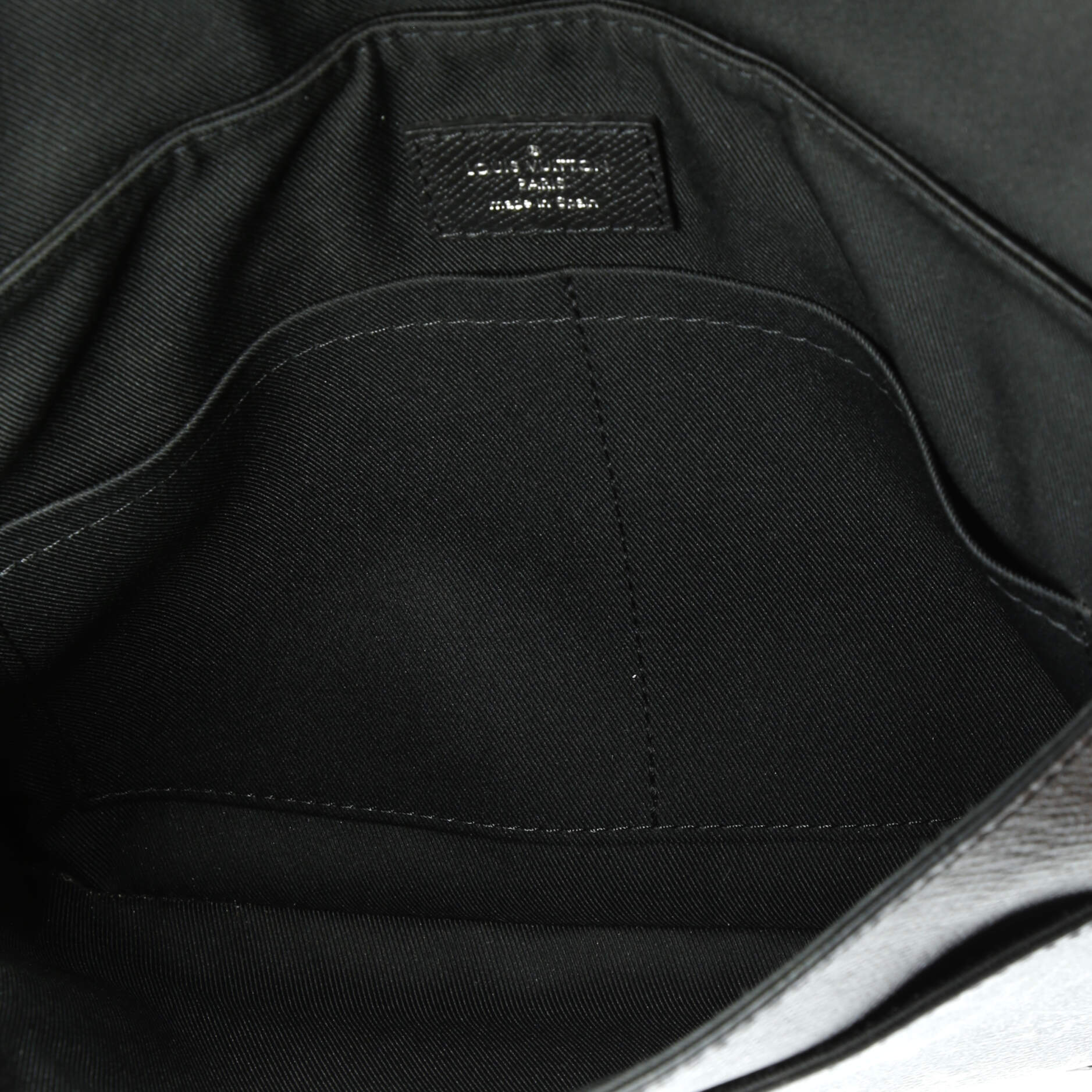 Louis Vuitton Outdoor Flap Messenger Monogram Taigarama