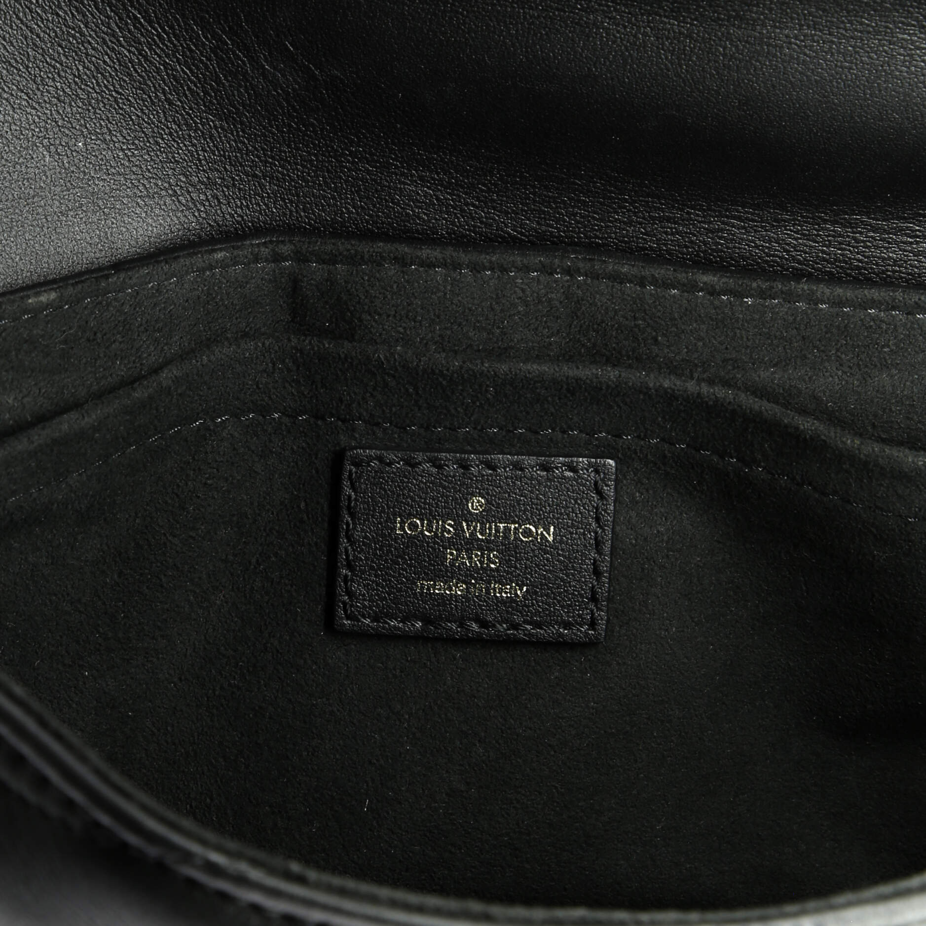 Louis Vuitton New Wave Chain Bag Quilted Leather MM
