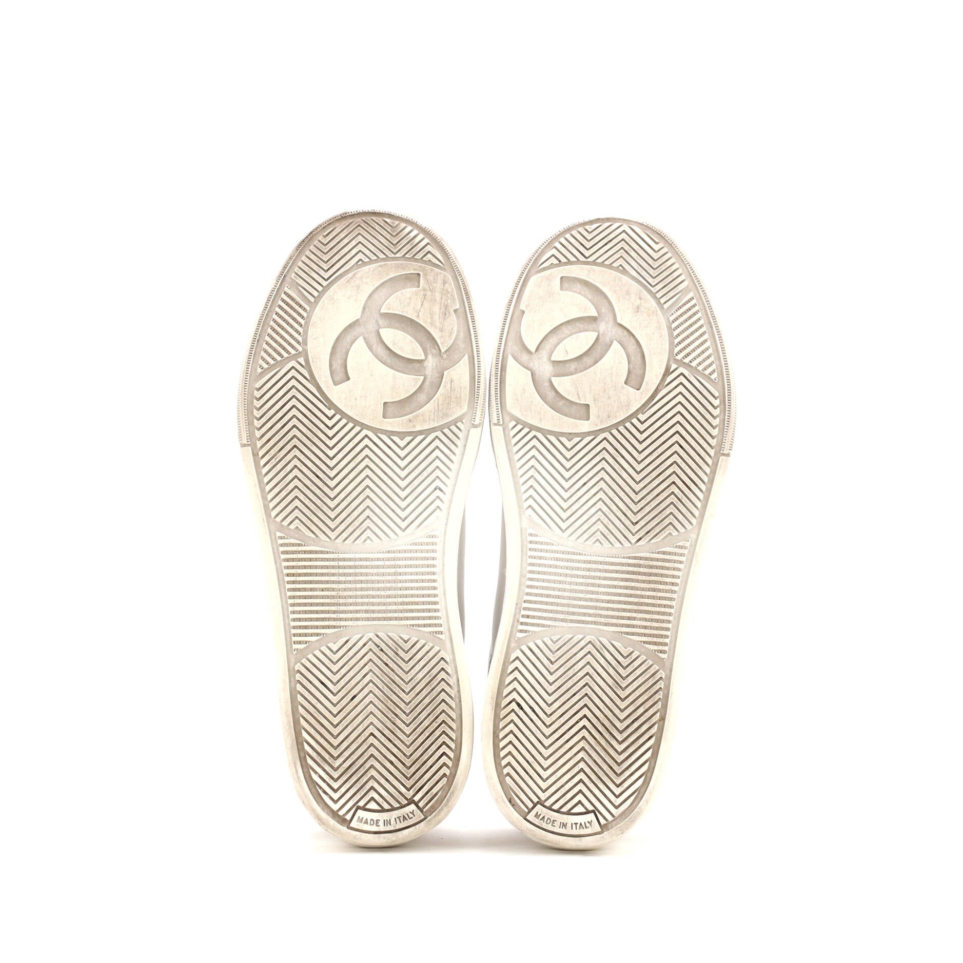 Chanel Women's CC Logo Low-Top Sneakers Leather