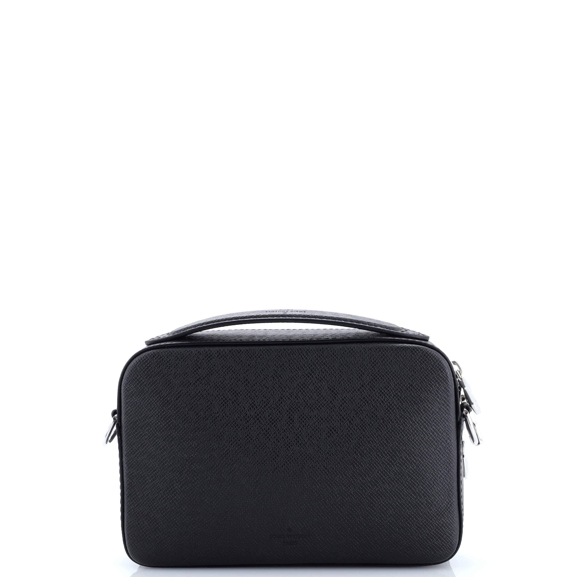 Louis Vuitton Avenue Messenger Taiga Leather