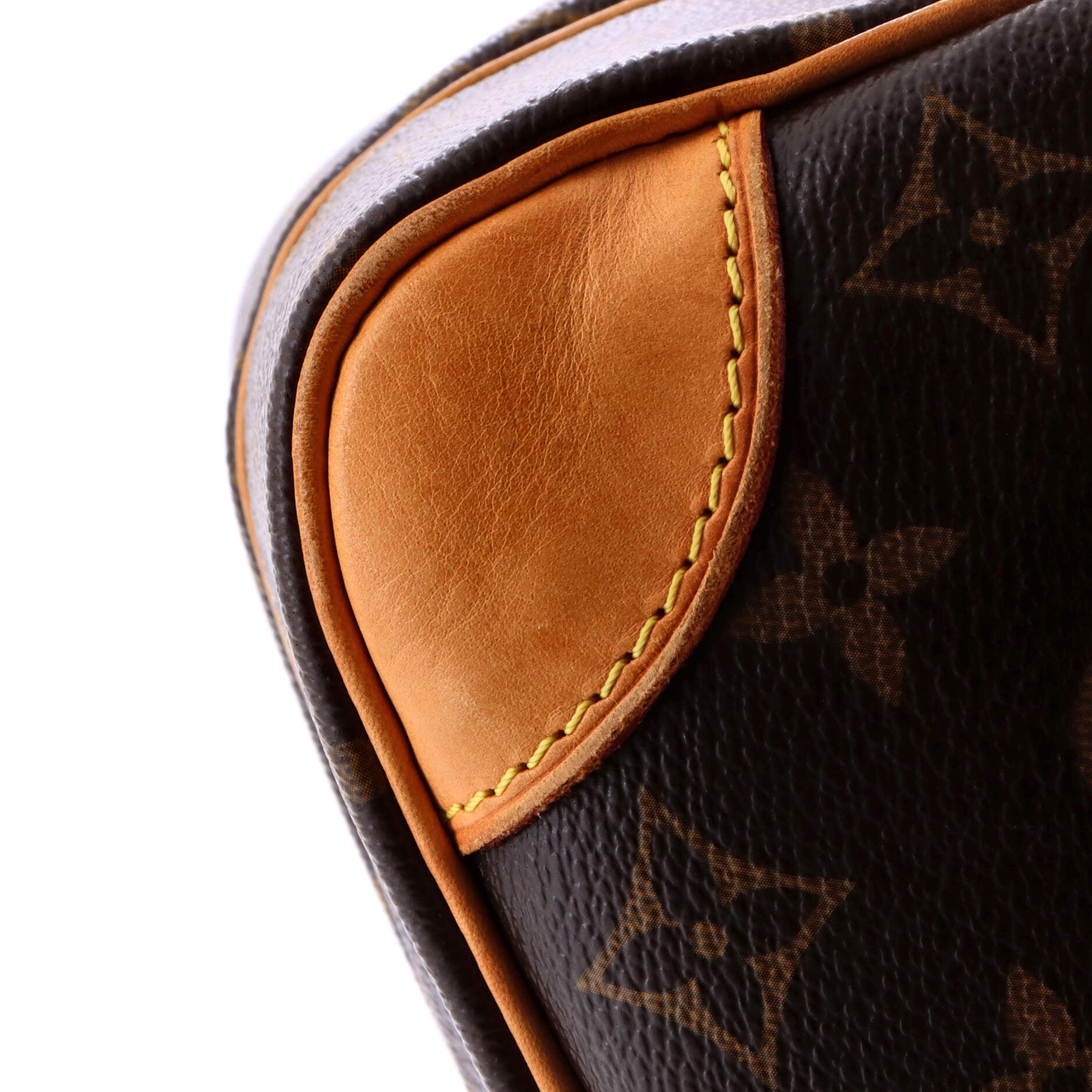 Louis Vuitton Nil Messenger Bag Monogram Canvas 28