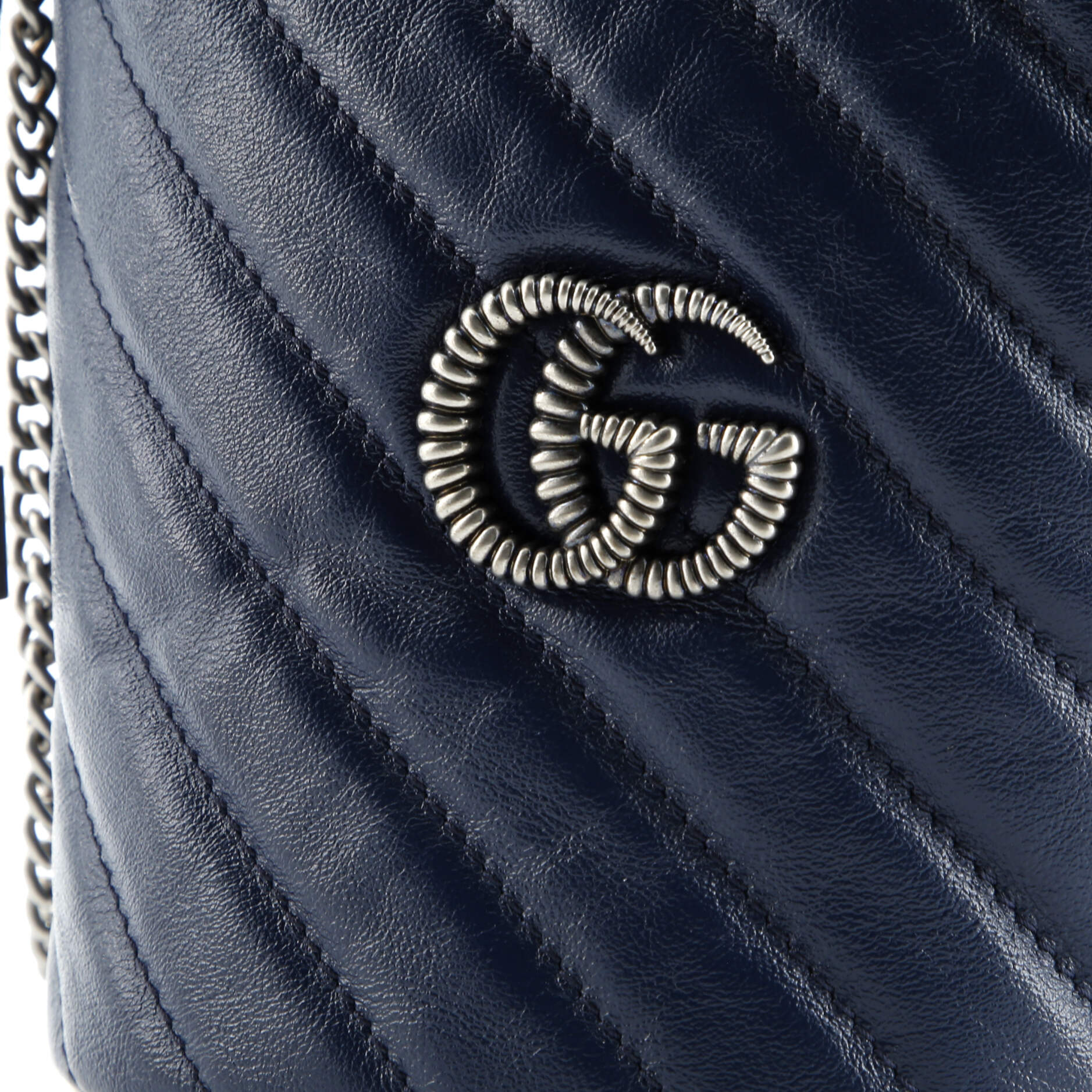 Gucci GG Marmont Bucket Bag Diagonal Quilted Leather Mini