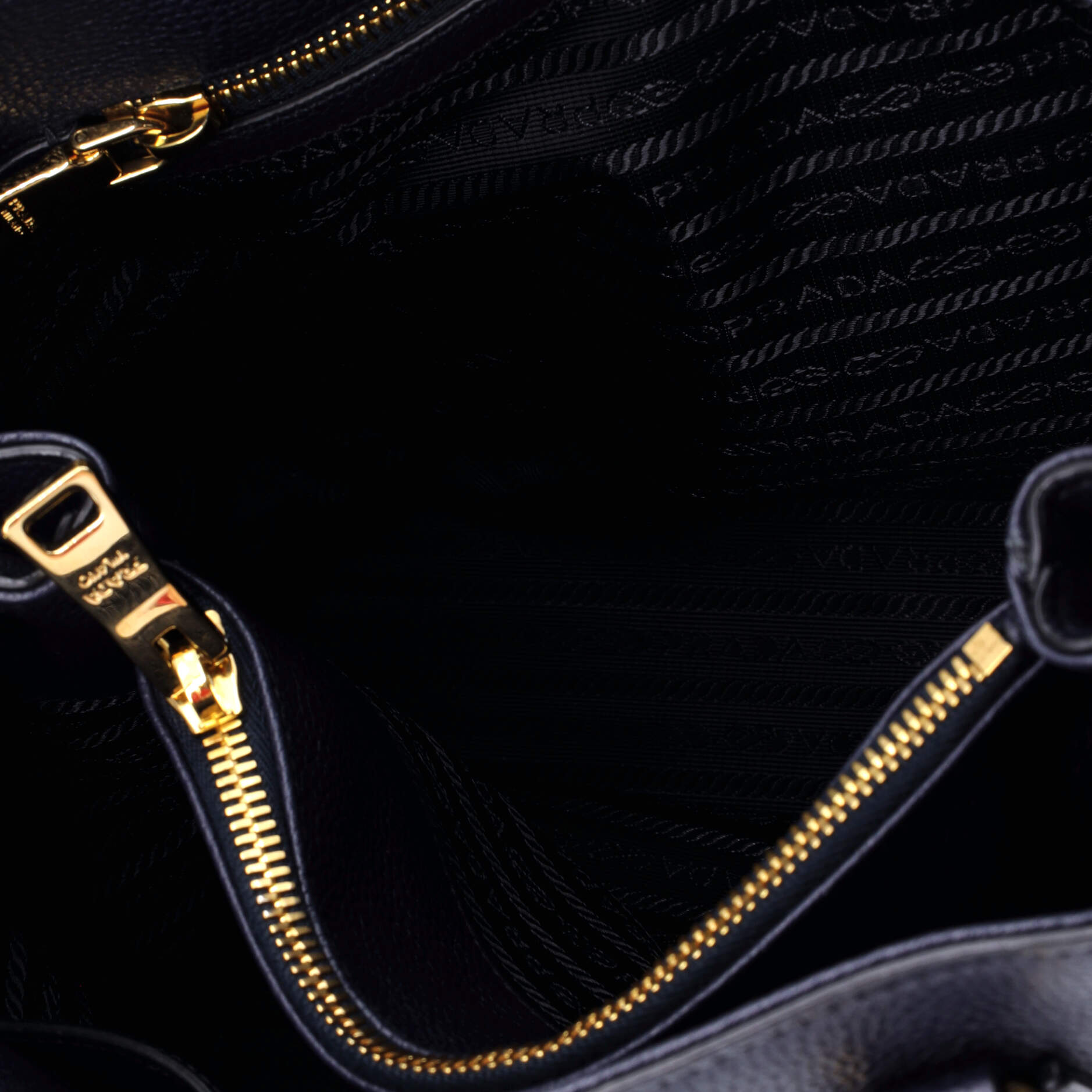 Prada Convertible Shopping Tote Vitello Daino Medium