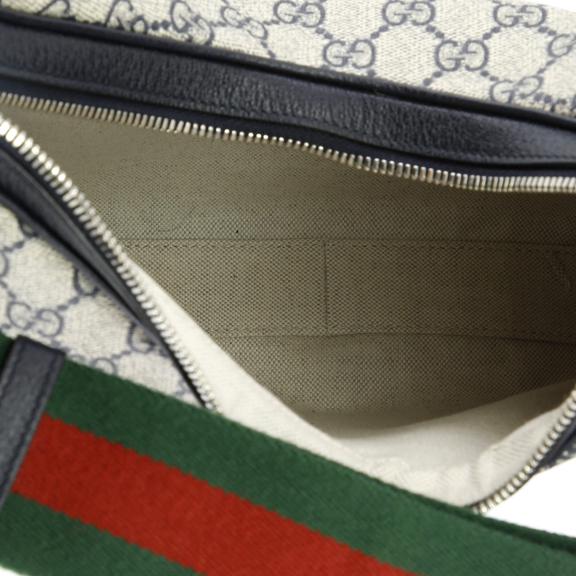 Gucci Attache Shoulder Bag GG Coated Canvas Medium