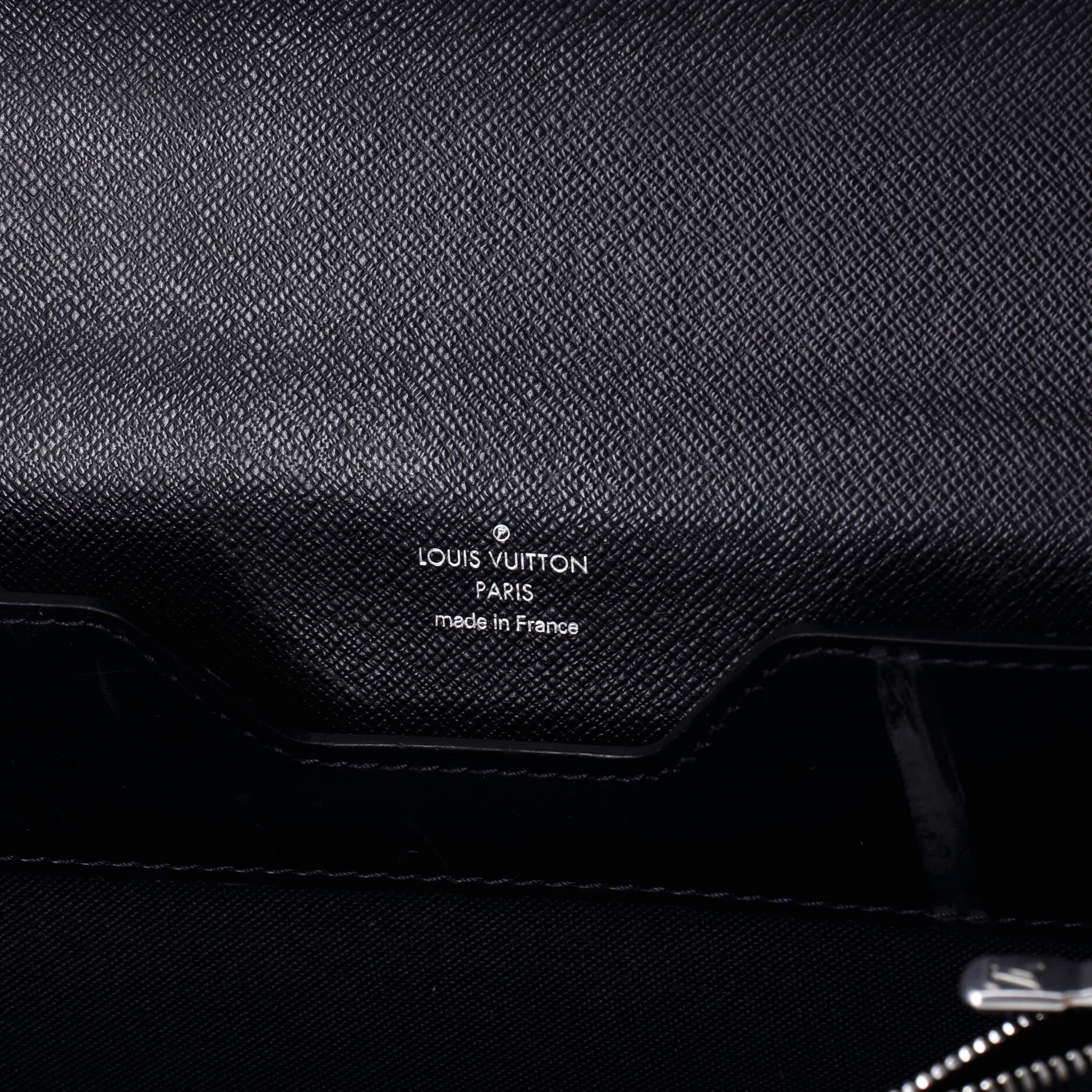 Louis Vuitton Robusto 1 Briefcase Taiga Leather