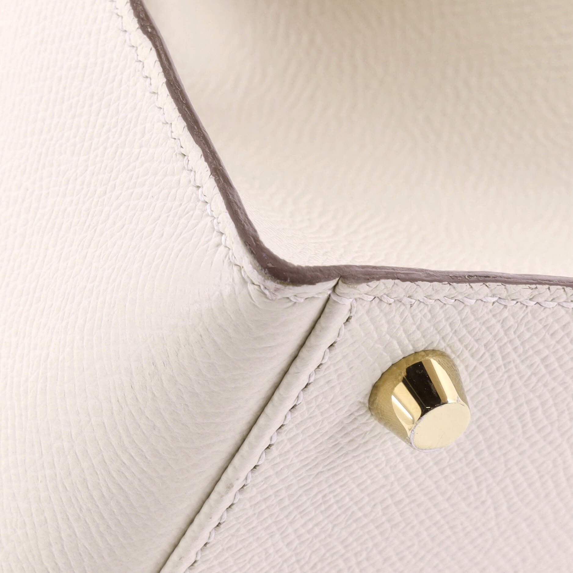Hermes Kelly Handbag Light Epsom with Gold Hardware 28