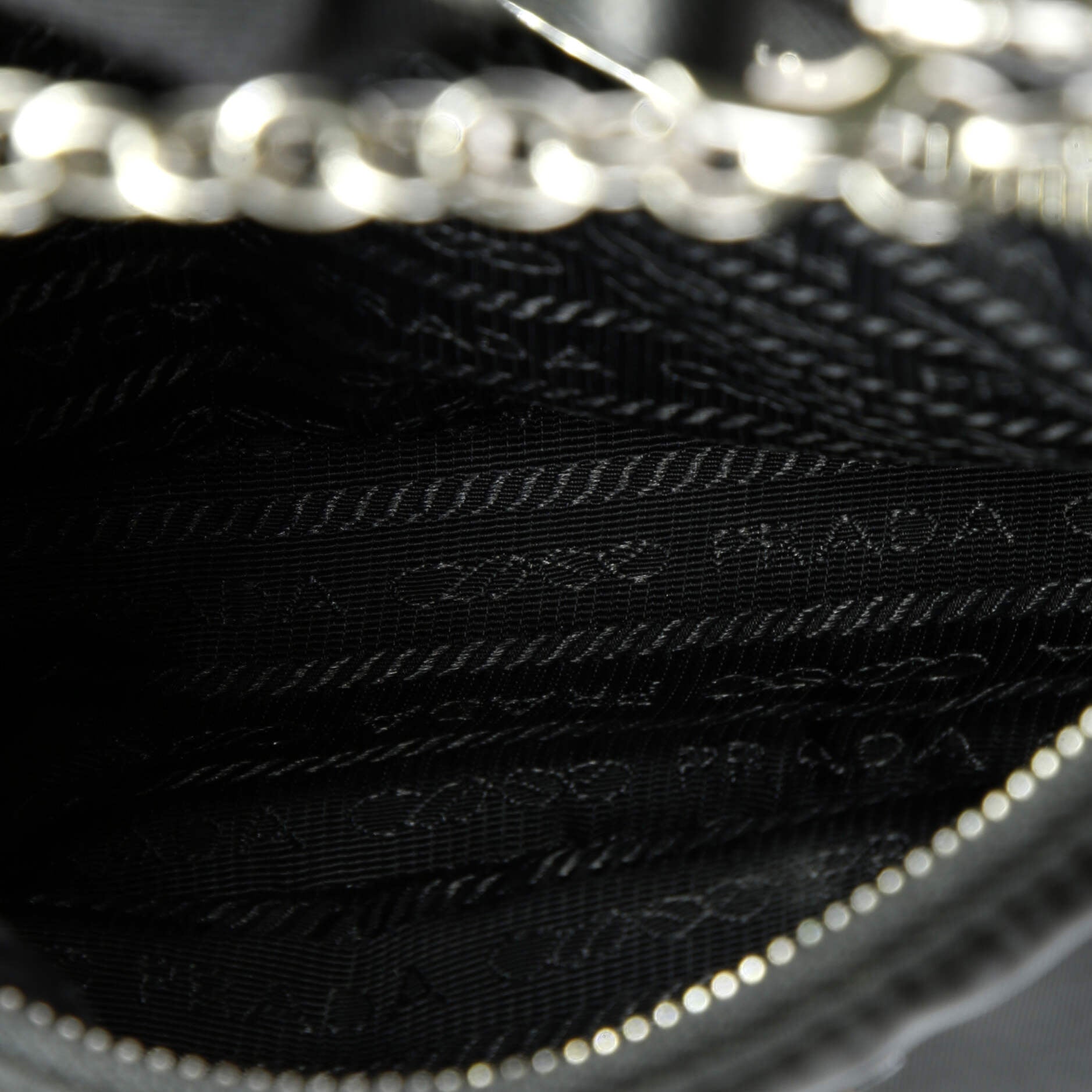 Prada Re-Edition 2005 Shoulder Bag Tessuto Small