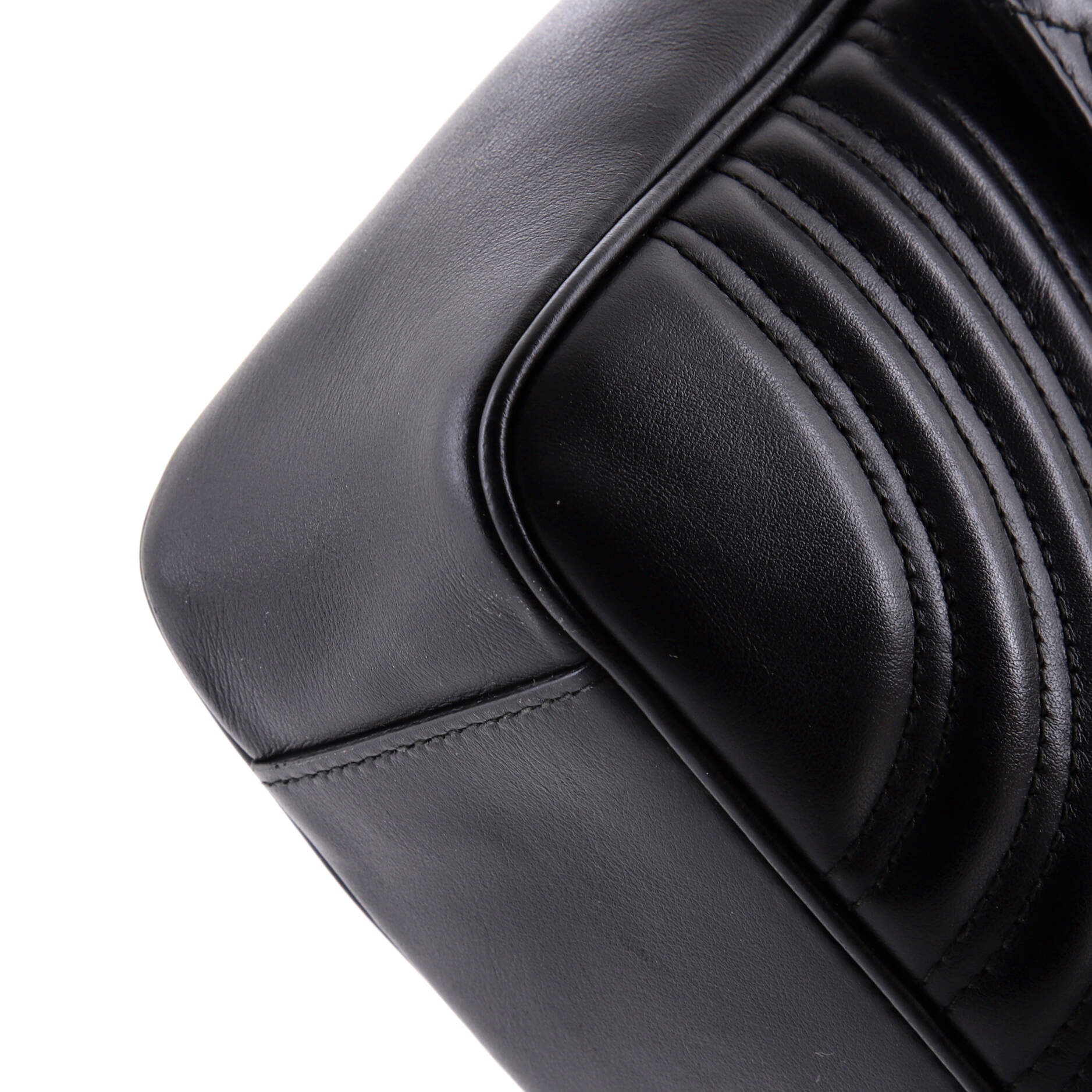 Gucci GG Marmont Flap Bag Matelasse Leather Medium