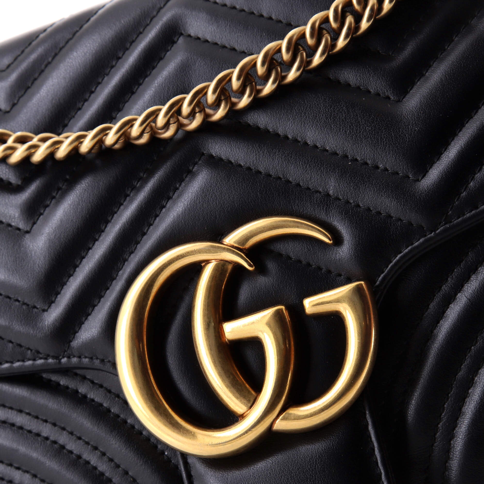 Gucci GG Marmont Flap Bag Matelasse Leather Medium