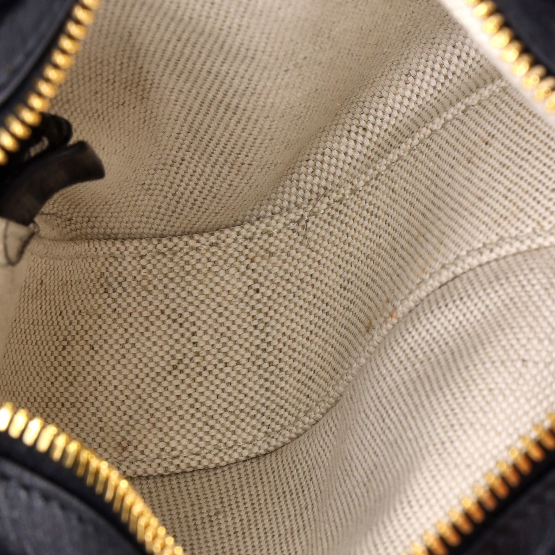 Gucci Attache Shoulder Bag Leather Small