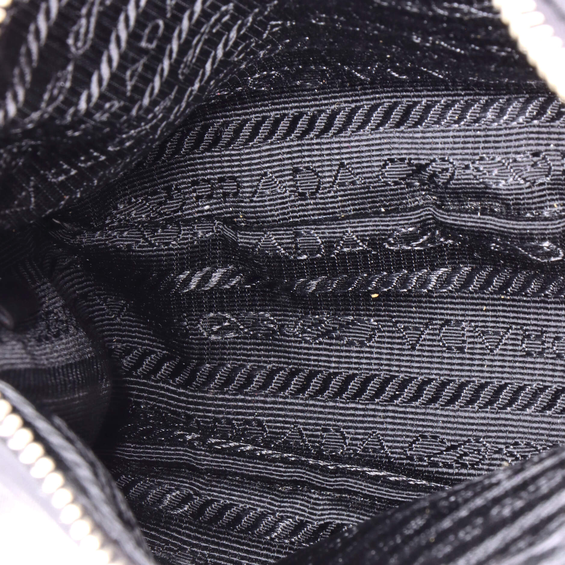 Prada Re-Edition 2005 Shoulder Bag Tessuto Small