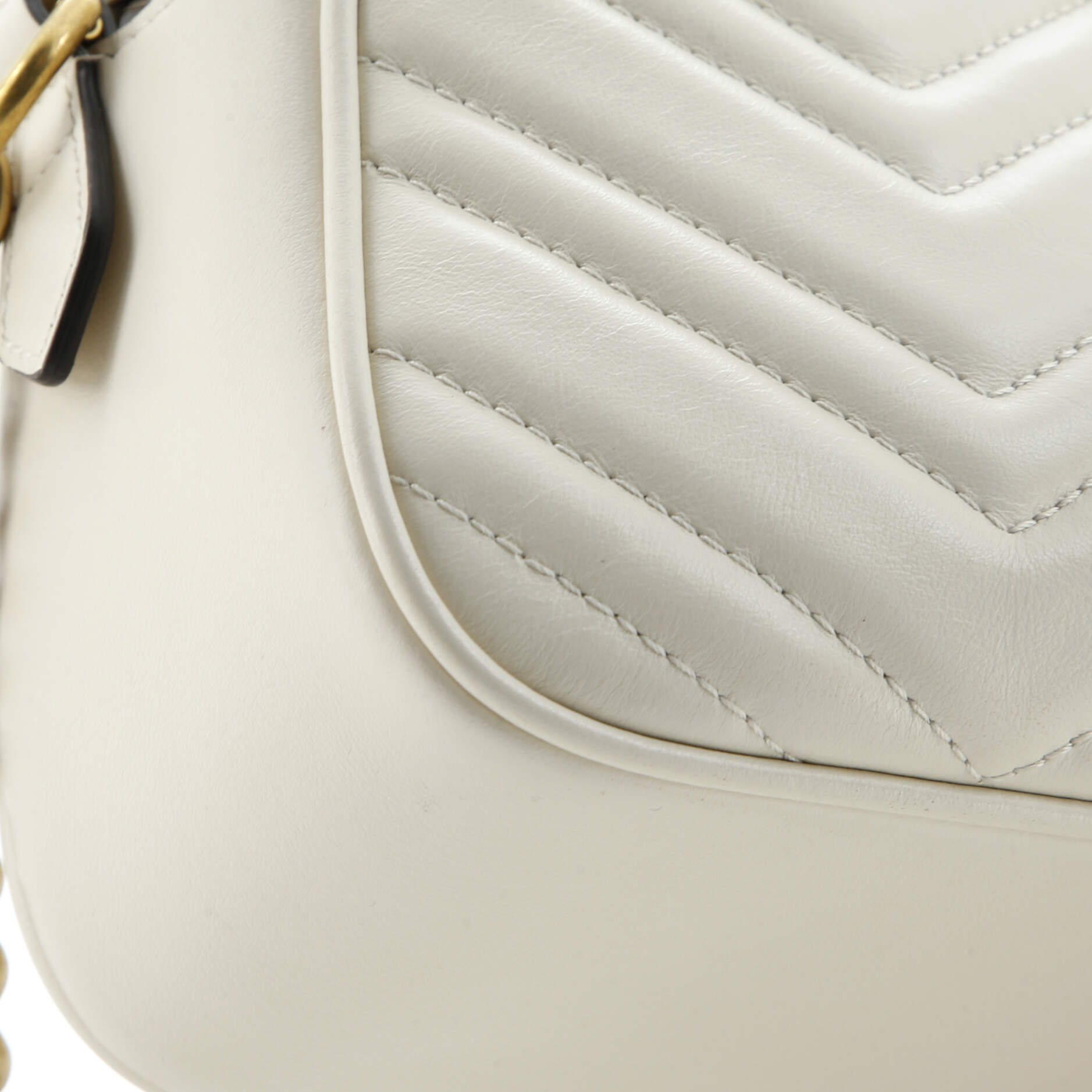 Gucci GG Marmont Shoulder Bag Matelasse Leather Small
