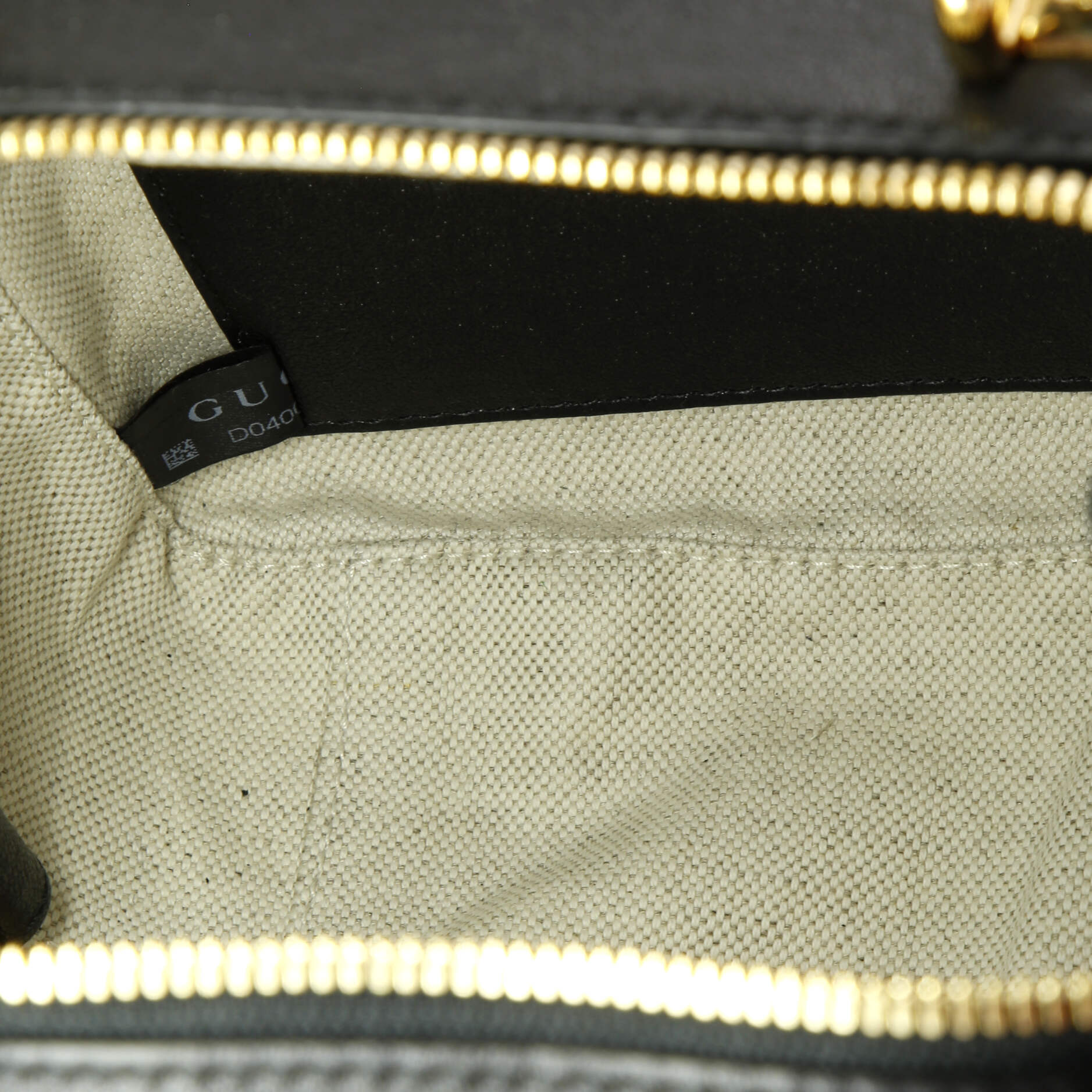 Gucci Blondie NM Top Handle Shoulder Bag Diagonal Quilted Leather