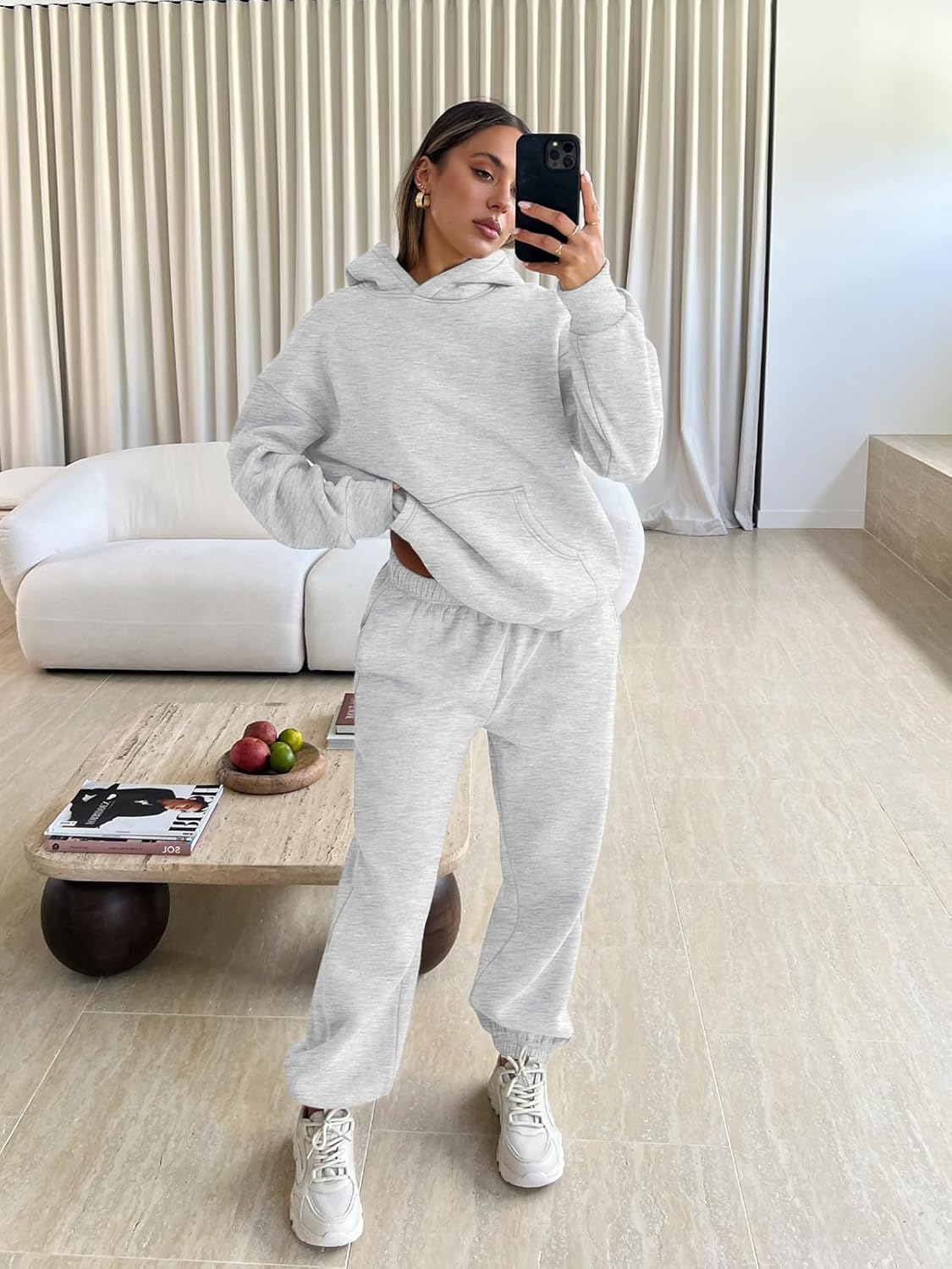 Trendy Queen Sweatsuits Women 2 Piece Outfit Two Piece Lounge Sets Hoodies and Sweatpants Fall Fashion Clothes 2025 Tracksuit