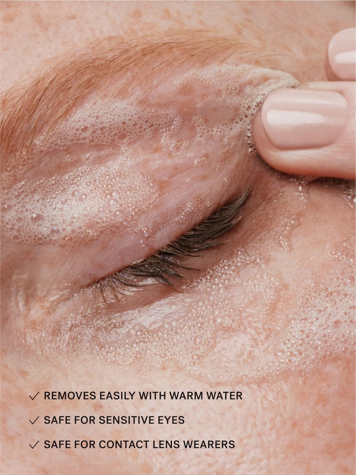 ILIA - Limitless Lash Mascara | Lightweight, Nourishing, Lengthening, Lifting | Flake + Smudge-Resistant | Non-Toxic, Cruelty-Free, Ophthalmologist-Tested, Safe For Sensitive Eyes (Soft Black)