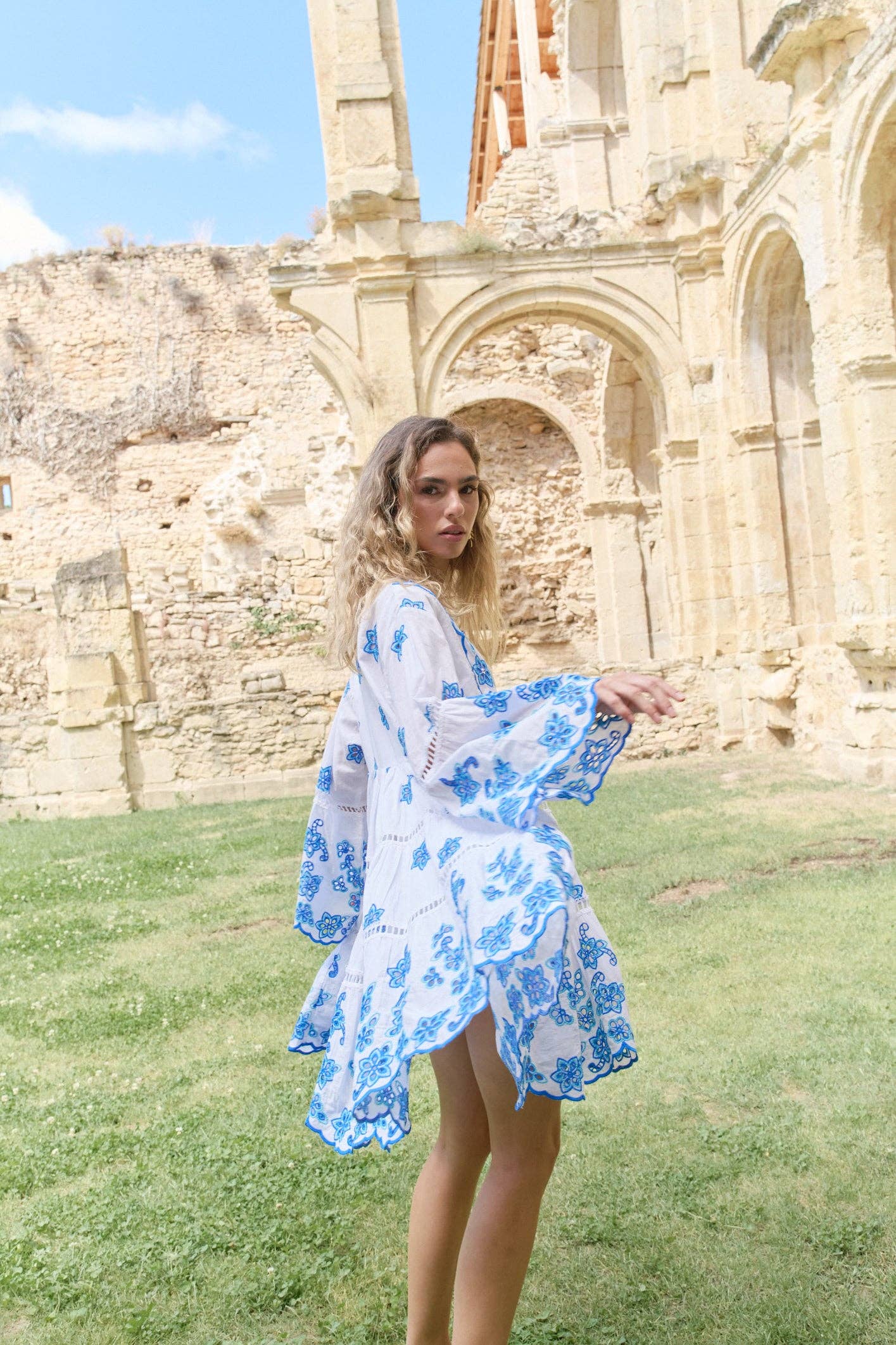 CRETA SHORT DRESS WITH LONG SLEEVES