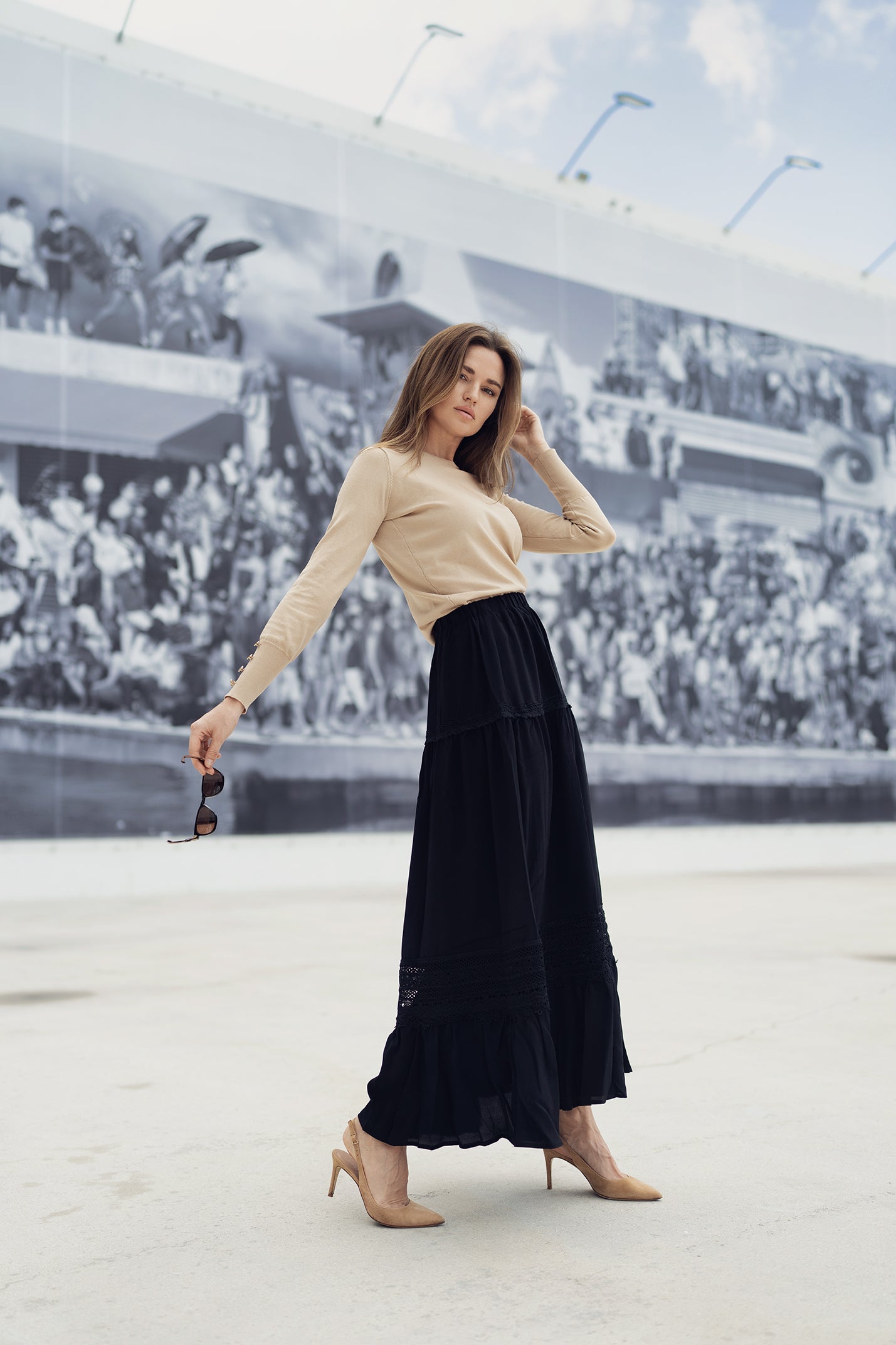 EYELET SKIRT IN WHITE