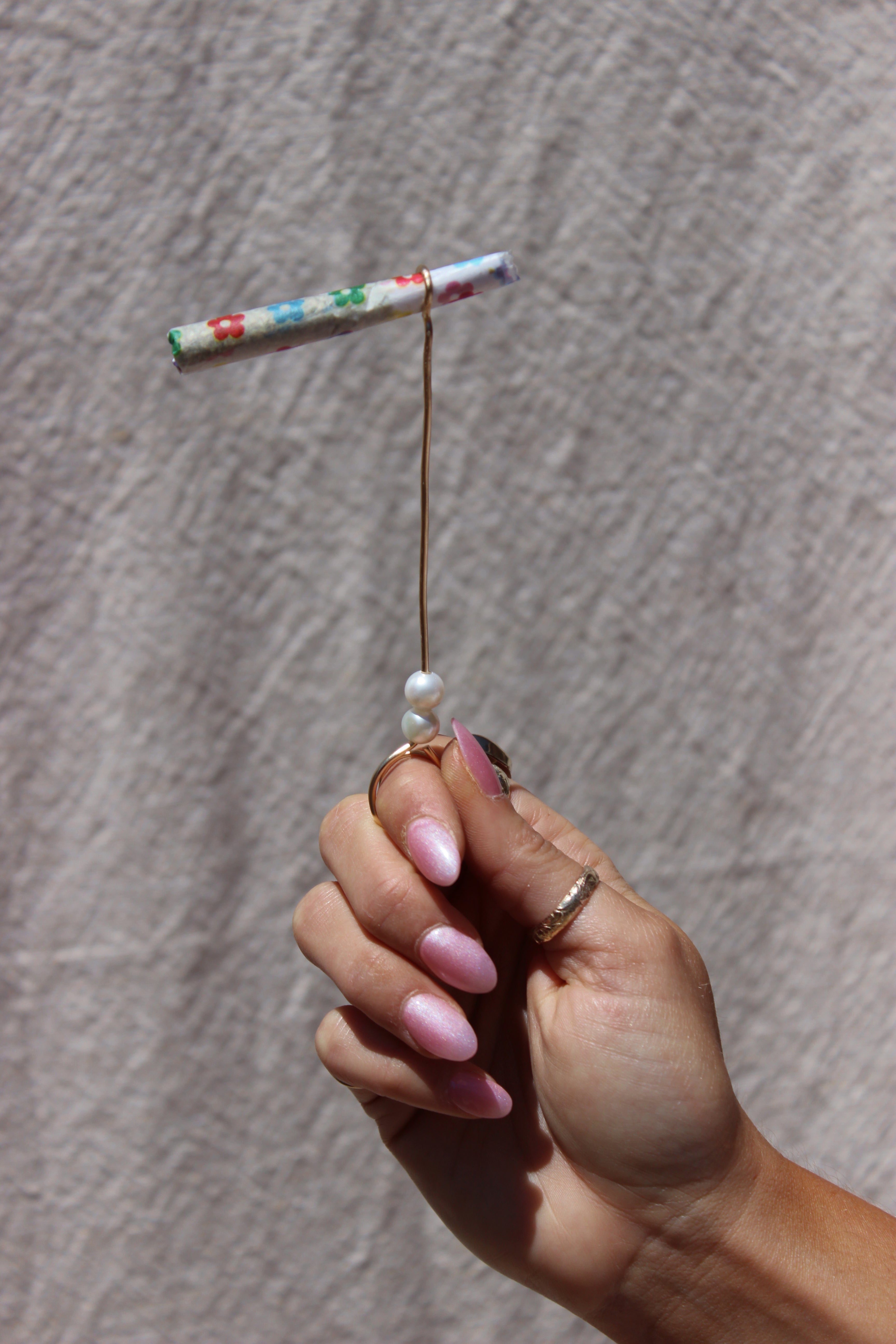 The Daisy Pearl Joint Holder by Toasted Jewelry