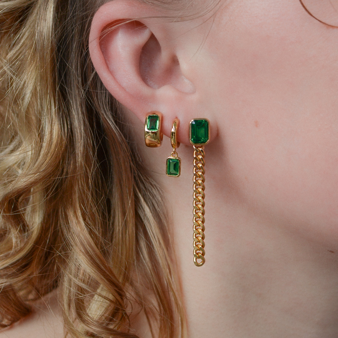 Vienna Drop Stone Huggies w Emerald CZ