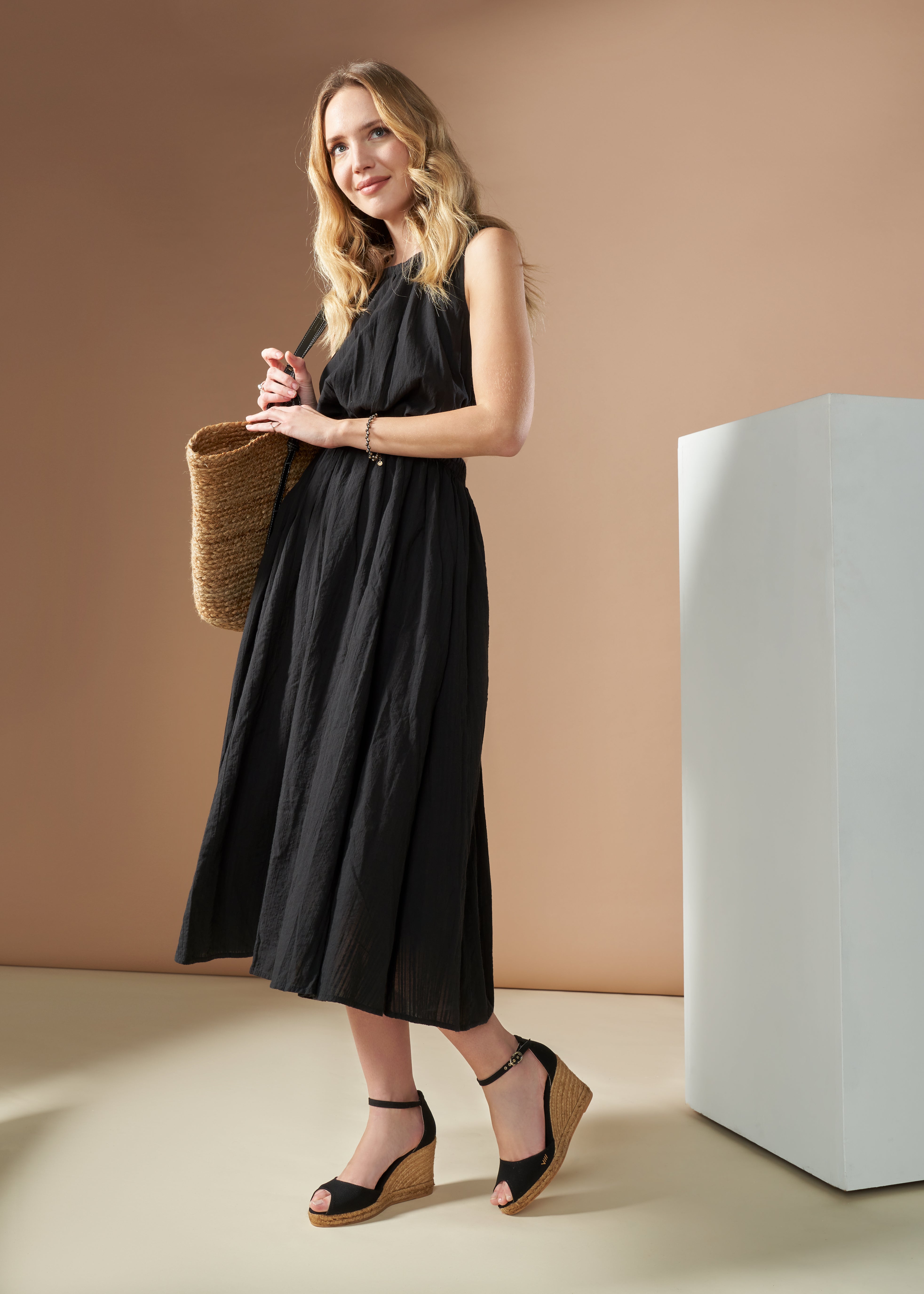 Aiguafreda Black Canvas Ankle Strap Woman Open Toe Espadrille Wedges Outfit