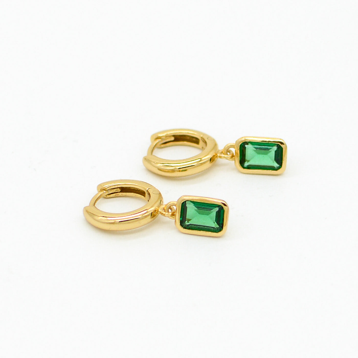 Vienna Drop Stone Huggies w Emerald CZ