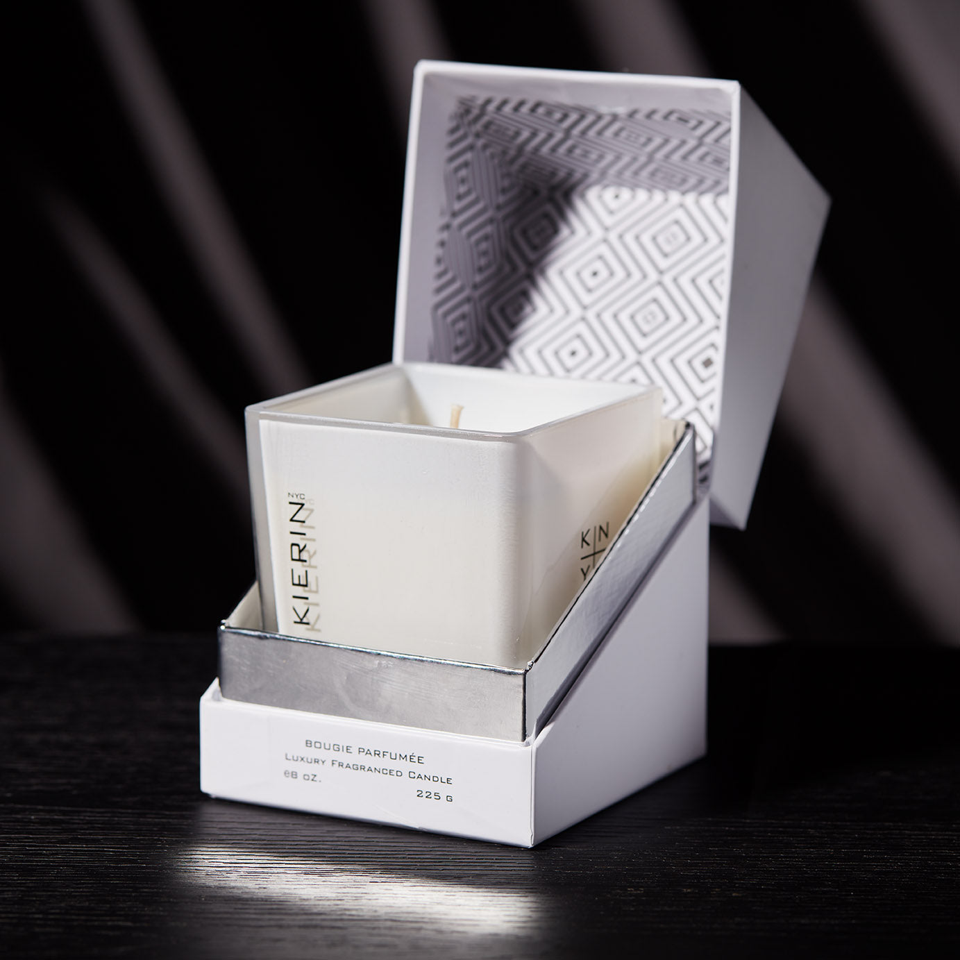 SANTAL SKY SCENTED CANDLE