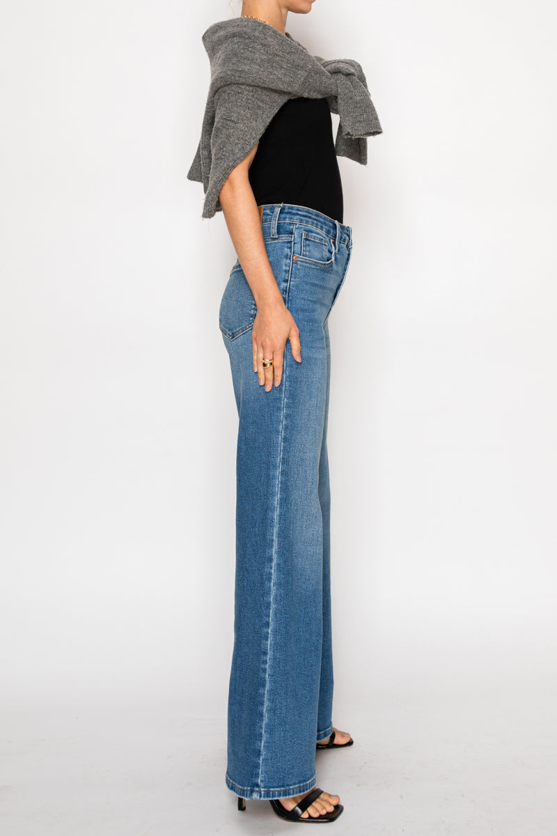 TUMMY CONTROL RELAXED HIGH RISE PALAZZO JEANS *Signature*