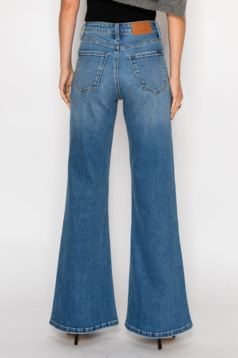 TUMMY CONTROL RELAXED HIGH RISE PALAZZO JEANS *Signature*