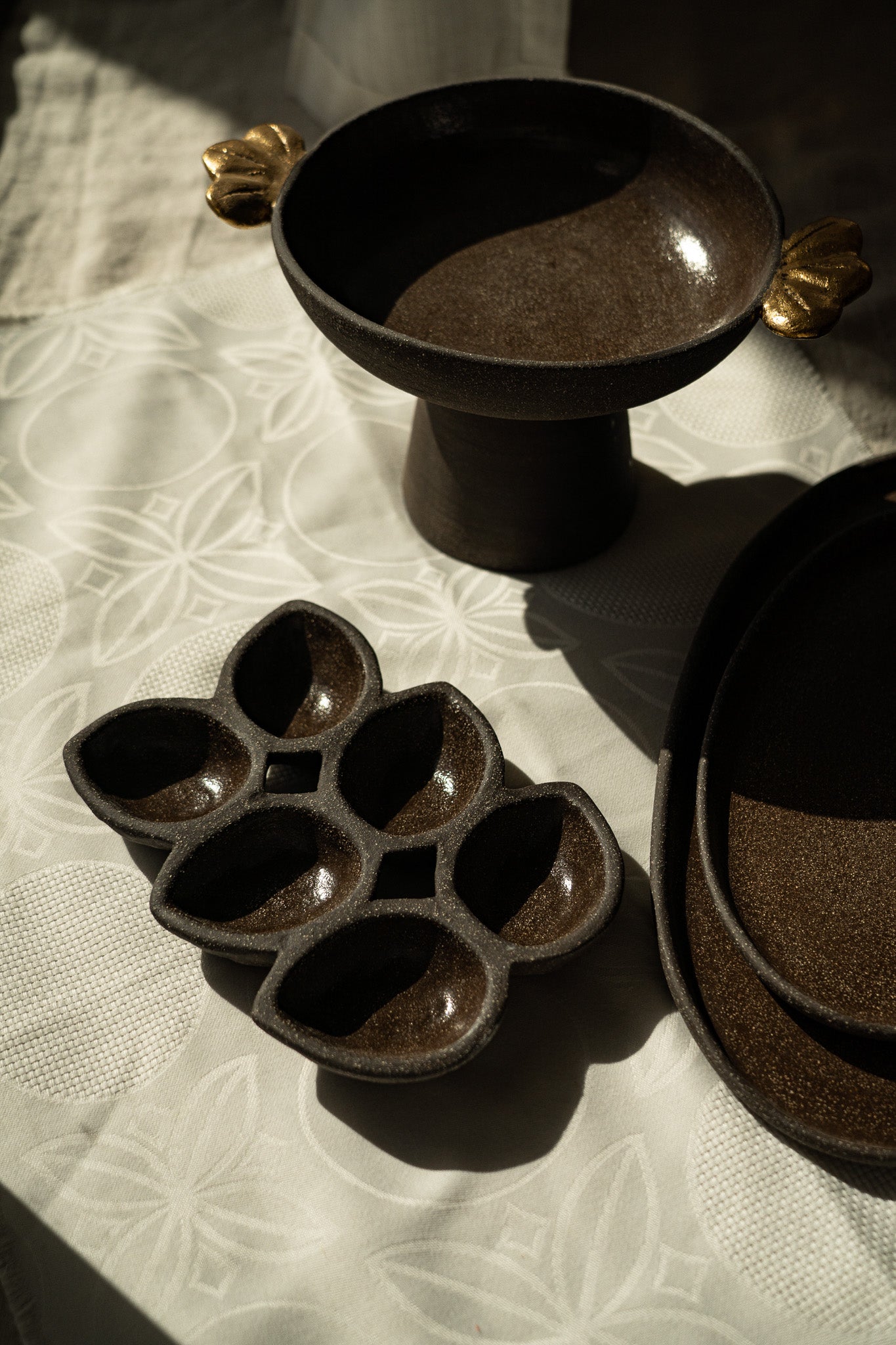 Stoneware Fruit Bowl "Pumpernickel" with Gold Leaves